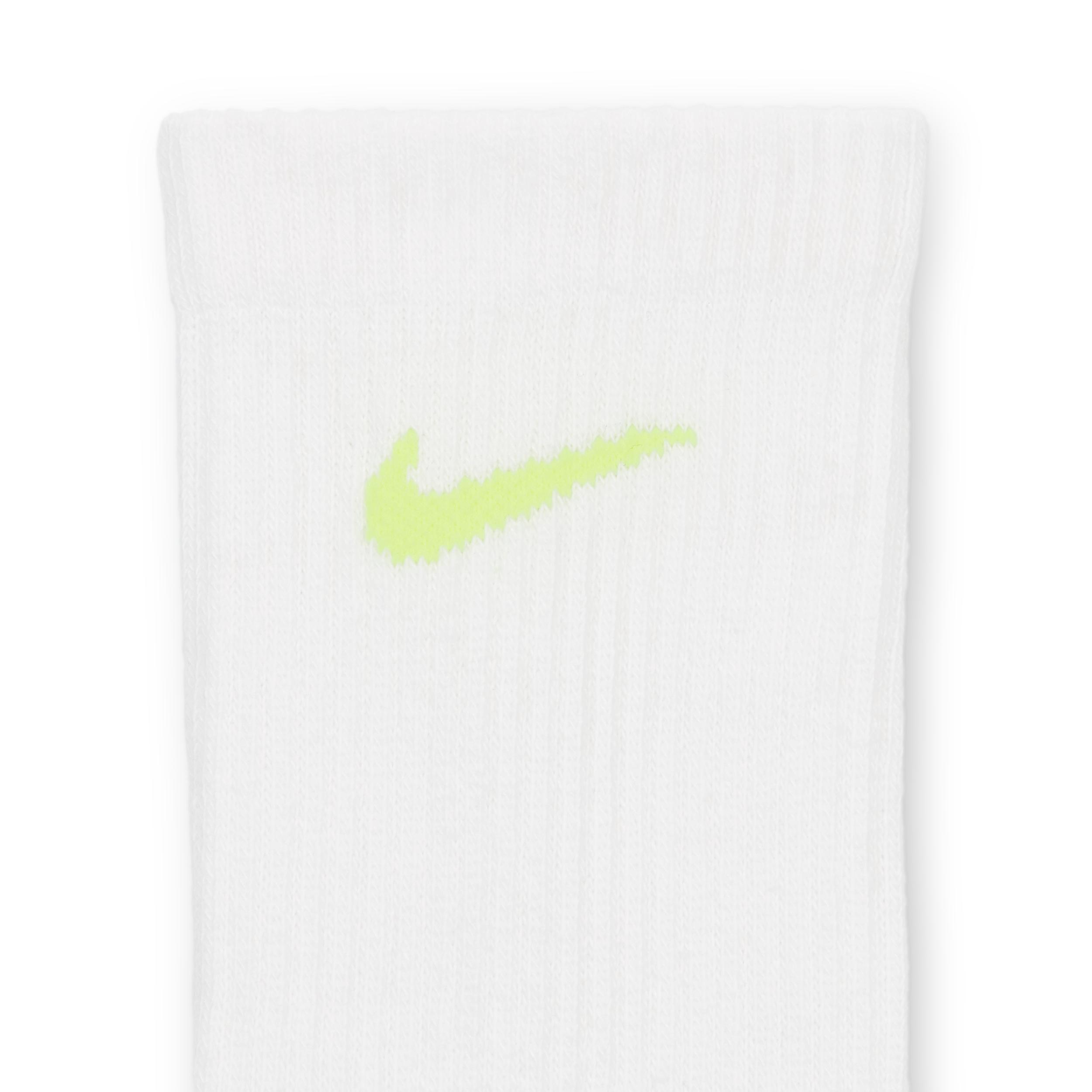 Nike Unisex Everyday Plus Cushioned Training Crew Socks (3 Pairs) Product Image