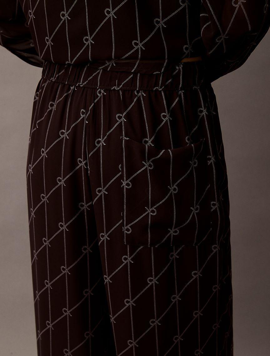 Flowing Printed Pull-On Pants Product Image