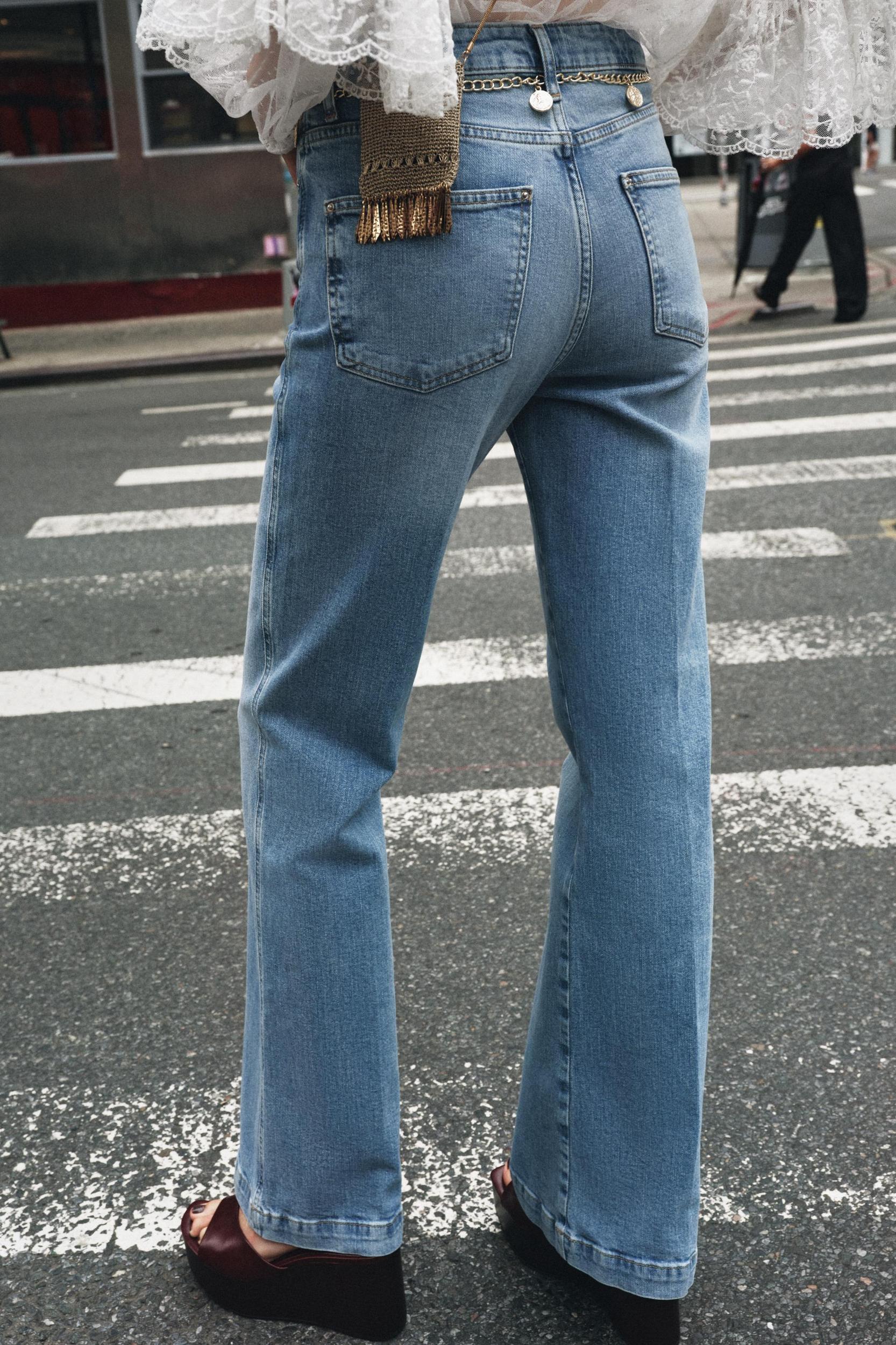 Z1975 HIGH WAIST BOOTCUT JEANS WITH CHAIN BELT Product Image