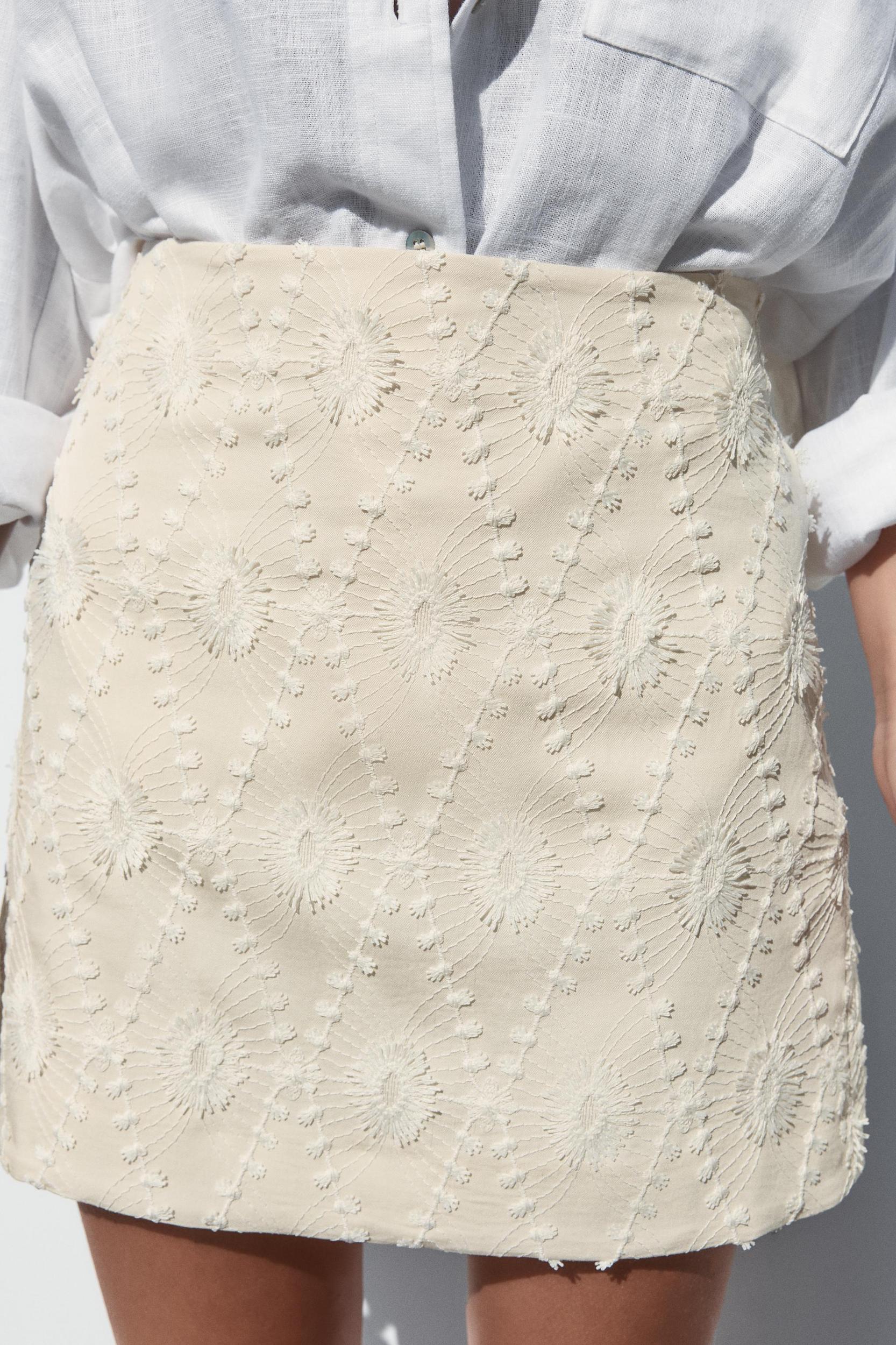 MINI SKIRT WITH FRAYED EMBROIDERY Product Image