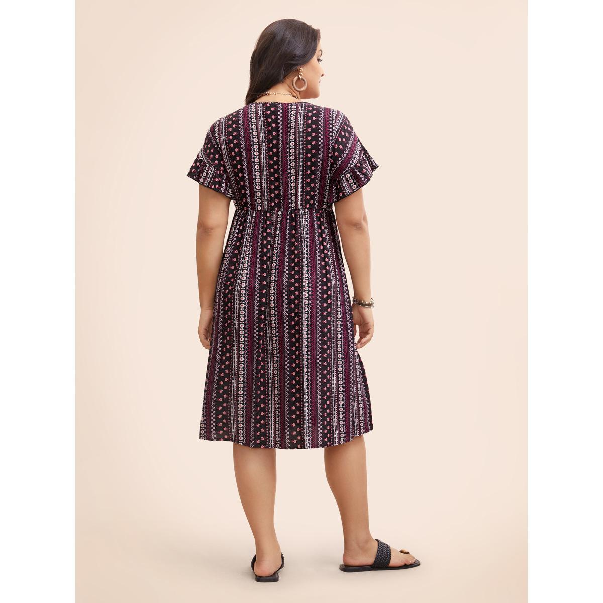 Plus Size Bandana Print Pocket V Neck Ruffle Sleeve Dress Purple Women Vacation Printed V-neck Short sleeve Curvy Midi Dress BloomChic 30/6X Product Image