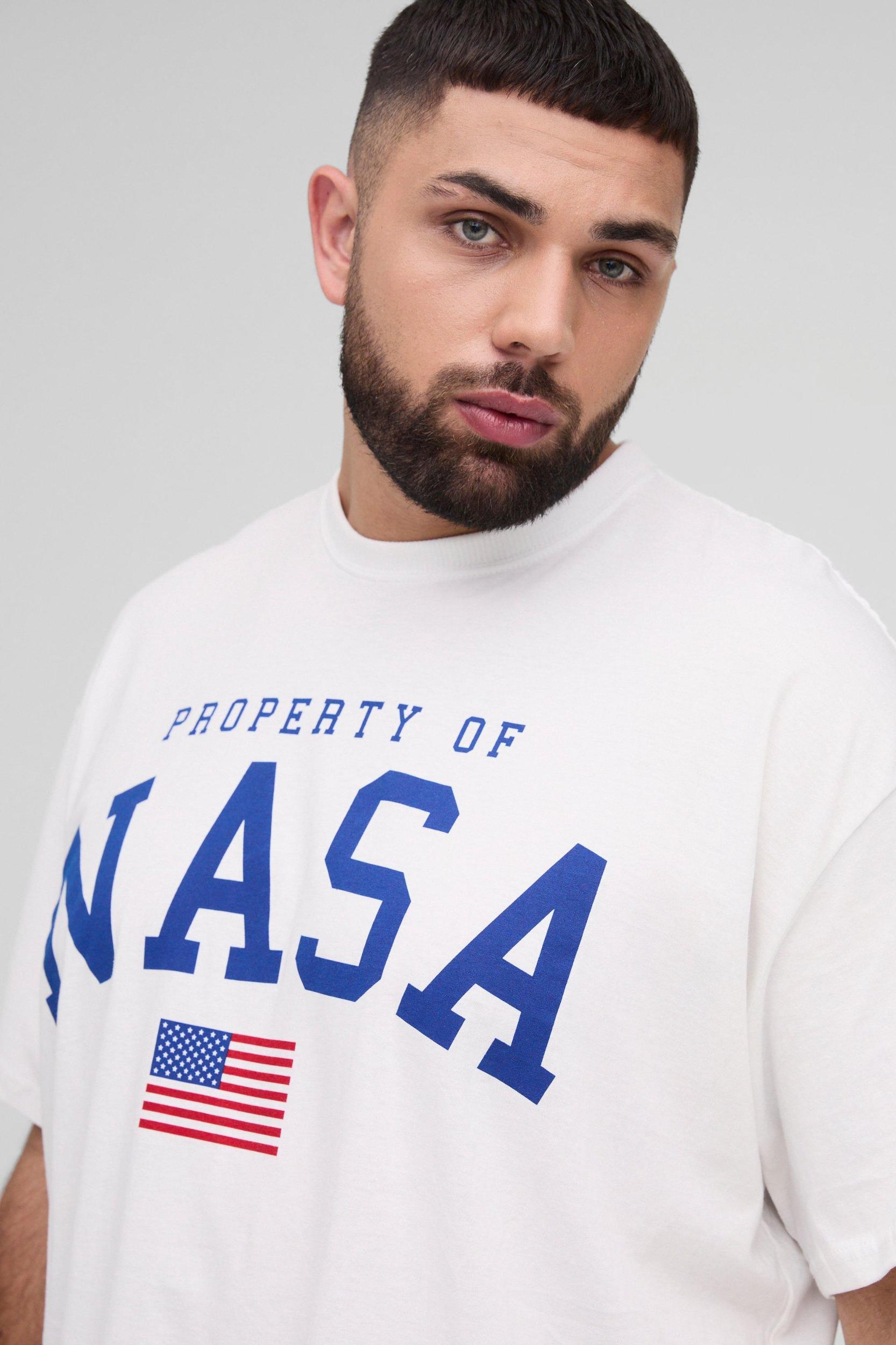 Plus Oversized Nasa Logo License Print T-Shirt | boohooMAN USA Product Image
