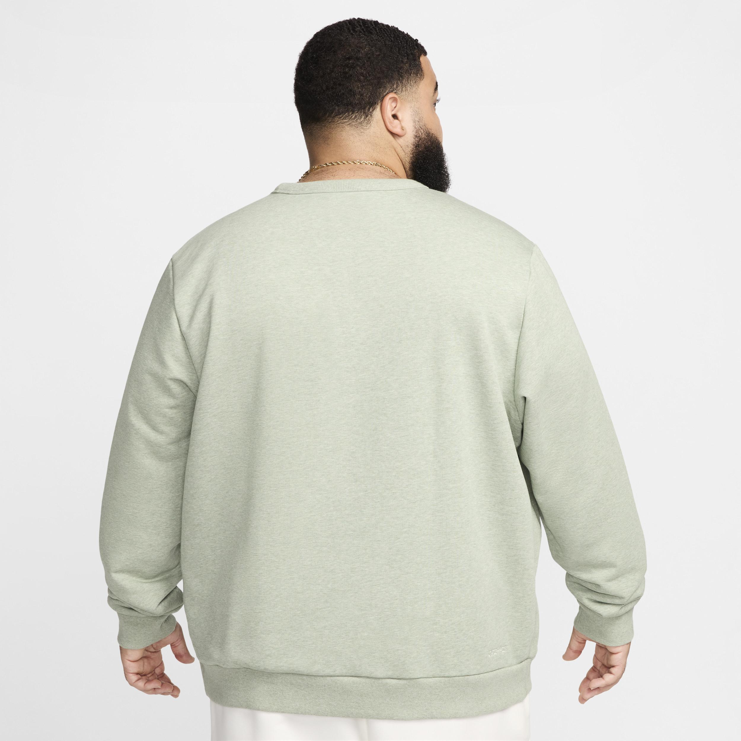 Nike Standard Issue Men's Dri-FIT Basketball Crew-Neck Sweatshirt Product Image