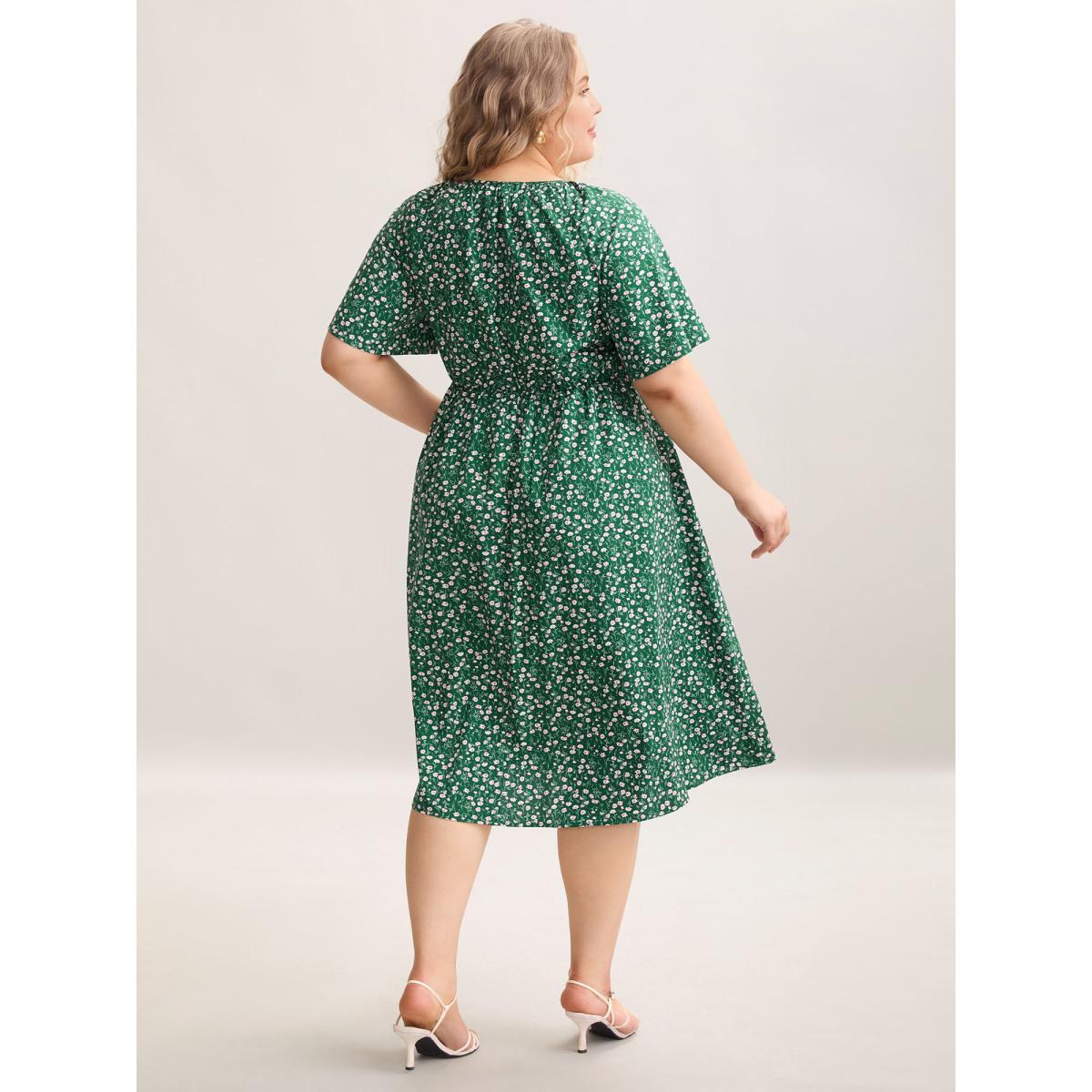 Plus Size Floral Print Split Neck Pockets Midi Dress Emerald Women Timeless Gathered Notched collar Short sleeve Curvy BloomChic 14-16/1X Product Image