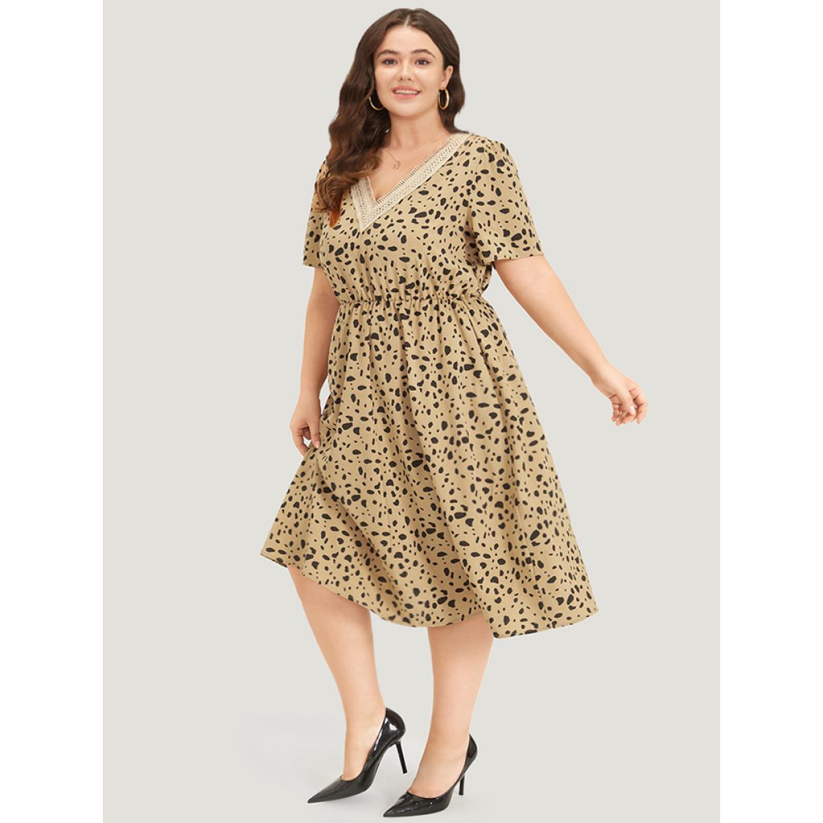 Plus Size Leopard Print Patchwork Elastic Waist Pocket Dress Tan Women Office Patchwork V-neck Short sleeve Curvy Midi Dress BloomChic 18-20/2X Product Image