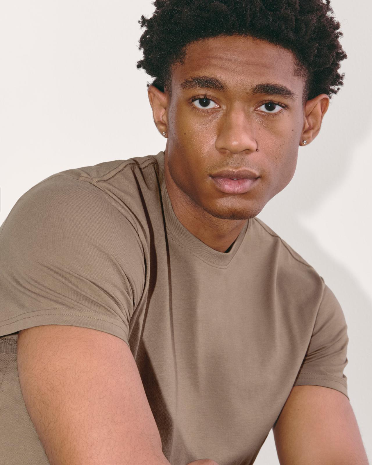 Mens Essential Organic Crew T-Shirt by Everlane Product Image