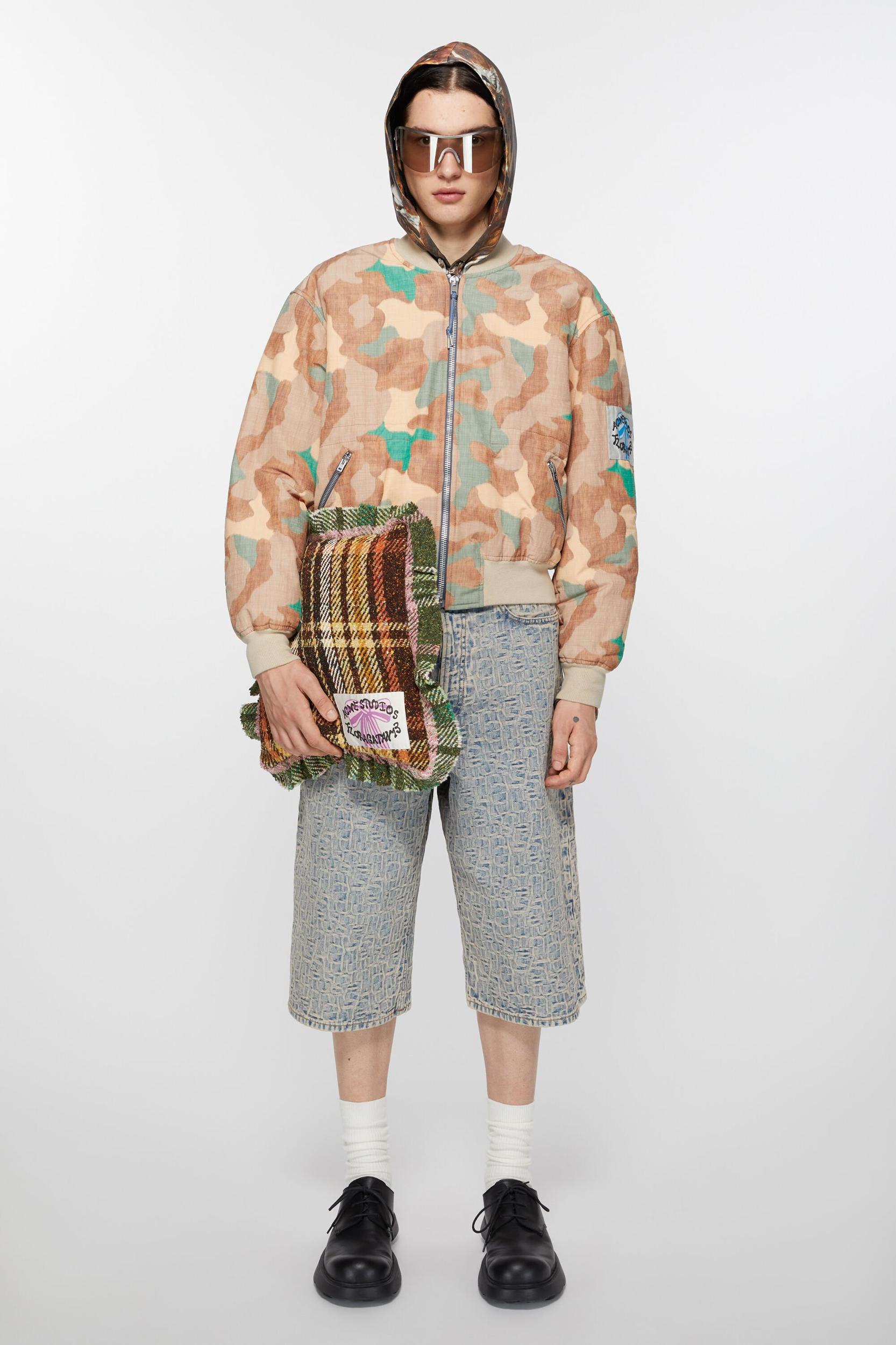 Plaid pillow Product Image