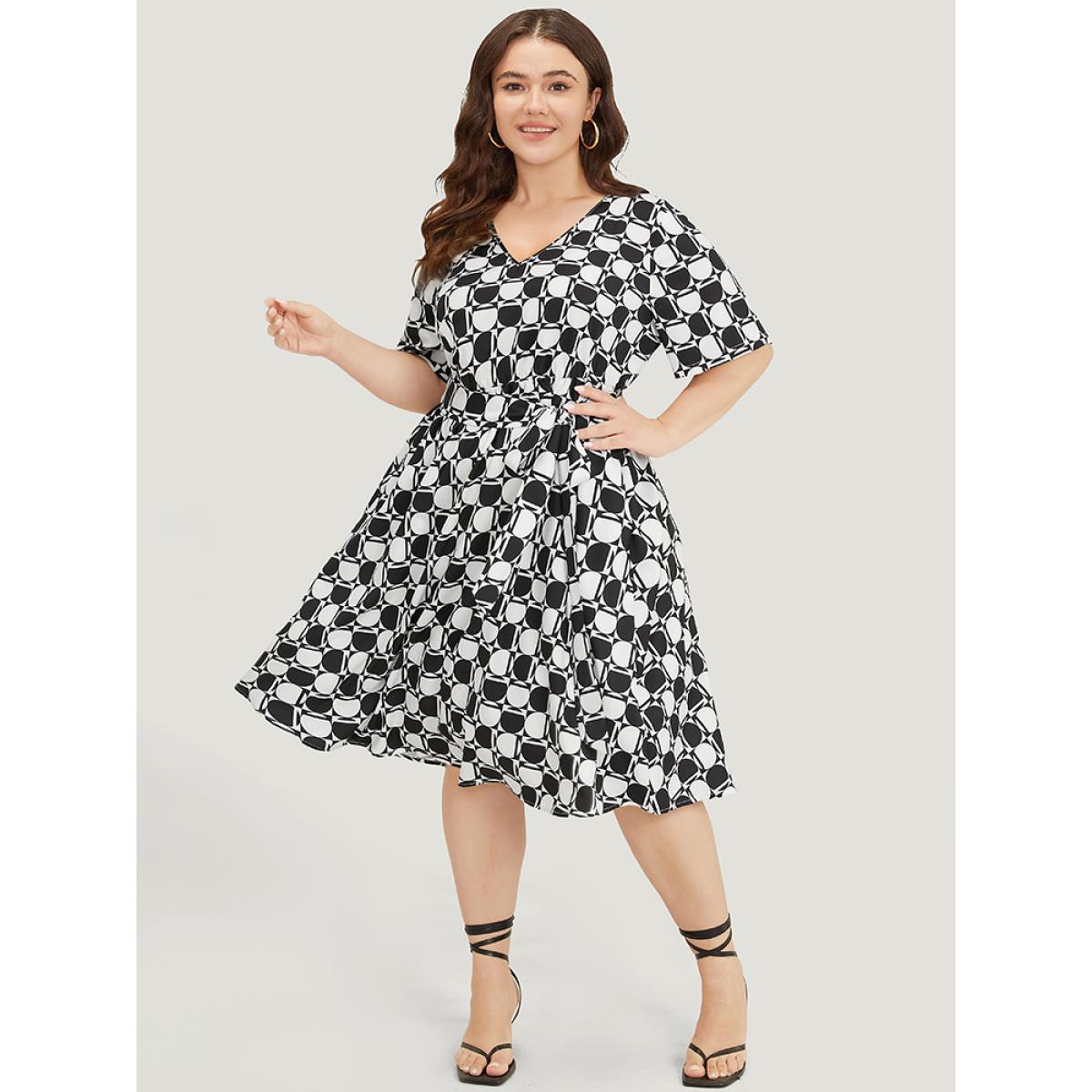 Plus Size Geometric Print Pocket Belted V Neck Dress Multicolor Women Elegant Contrast V-neck Short sleeve Curvy Knee Dress BloomChic 14-16/1X Product Image