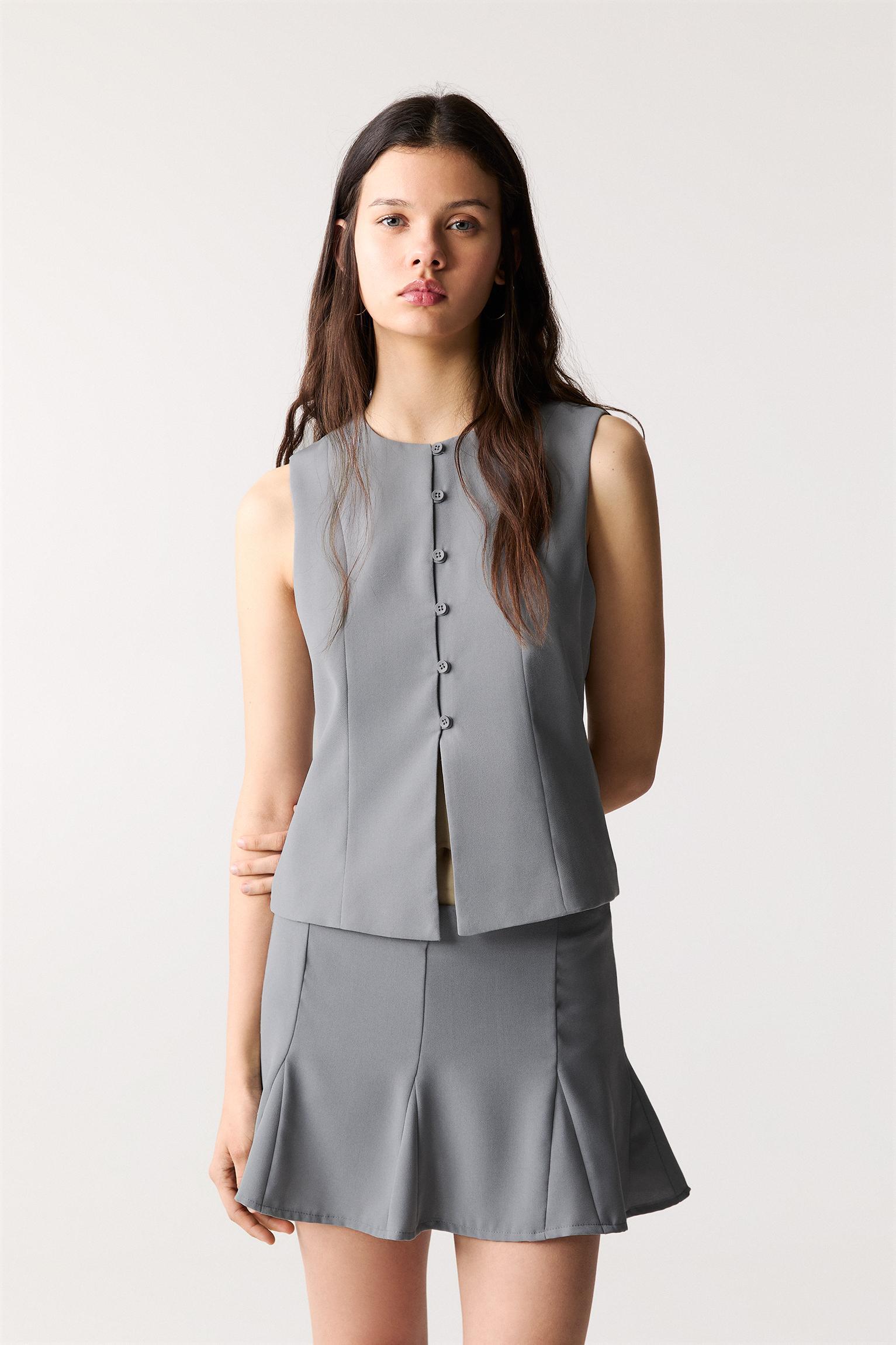 Crew neck vest Product Image