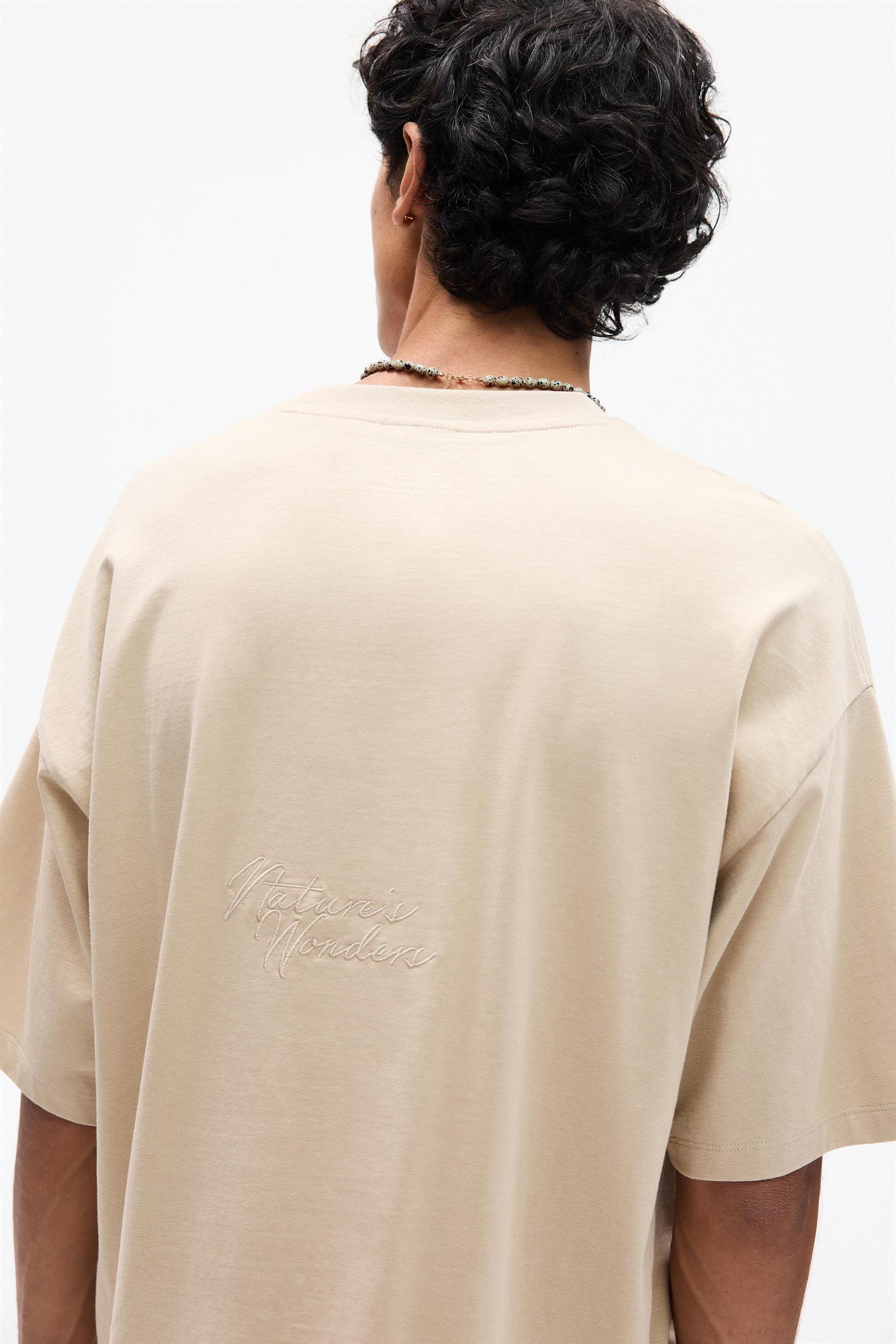 T-shirt with nature embroidery Product Image