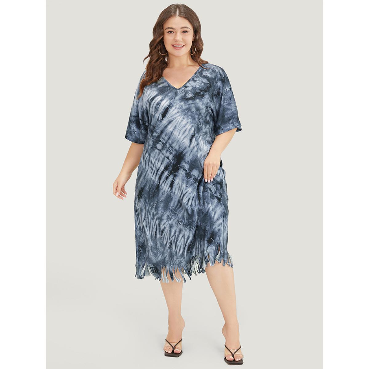 Plus Size Tie Dye V Neck Pocket Batwing Sleeve Fringe Hem Dress Indigo Women Vacation Tassels V-neck Half Sleeve Curvy Midi Dress BloomChic 12/L Product Image
