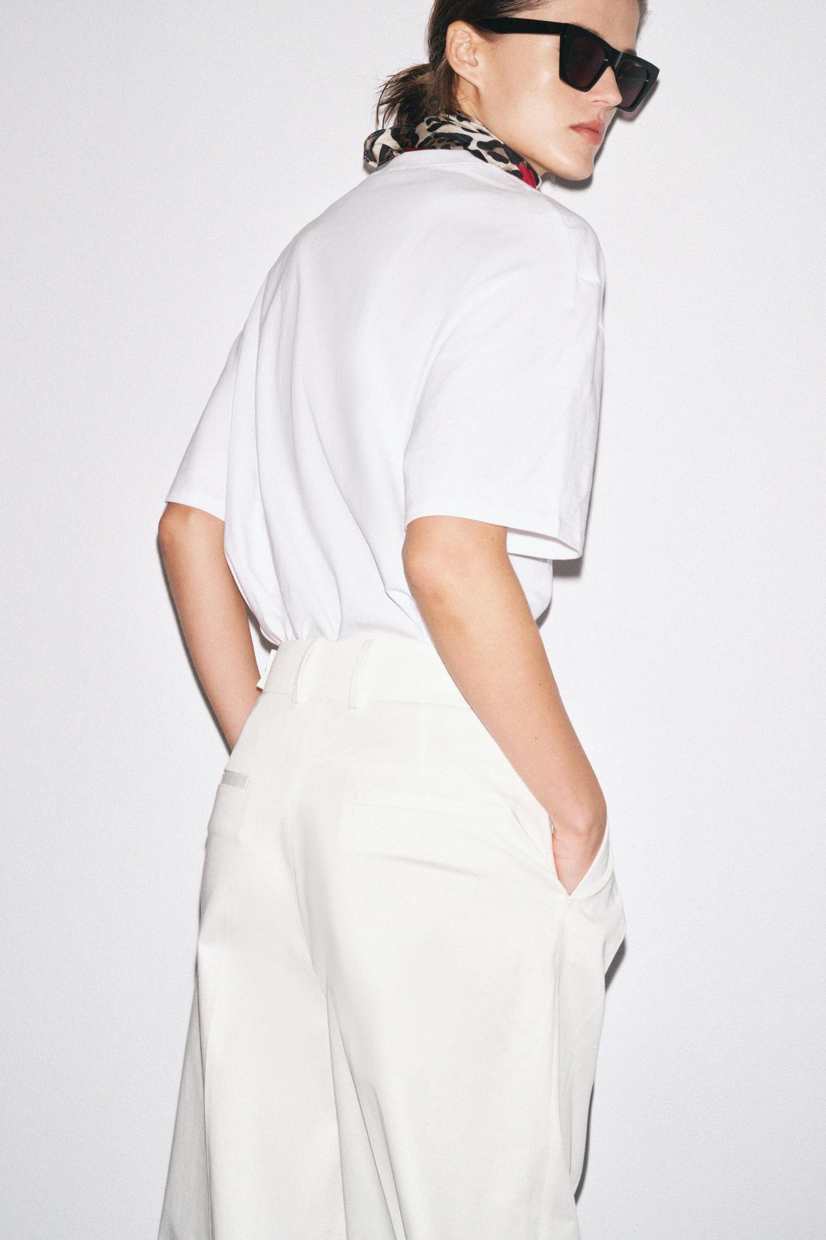 OVERSIZED TEXT T-SHIRT Product Image