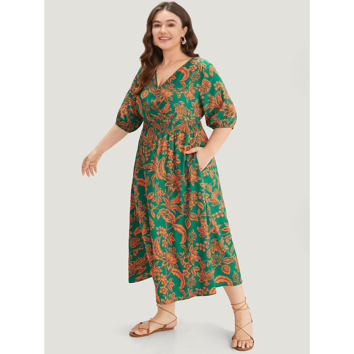 Plus Size Plants Print Overlap Collar Shirred Dress Green Women Vacation Elastic cuffs V-neck Half Sleeve Curvy Midi Dress BloomChic 12/L Product Image
