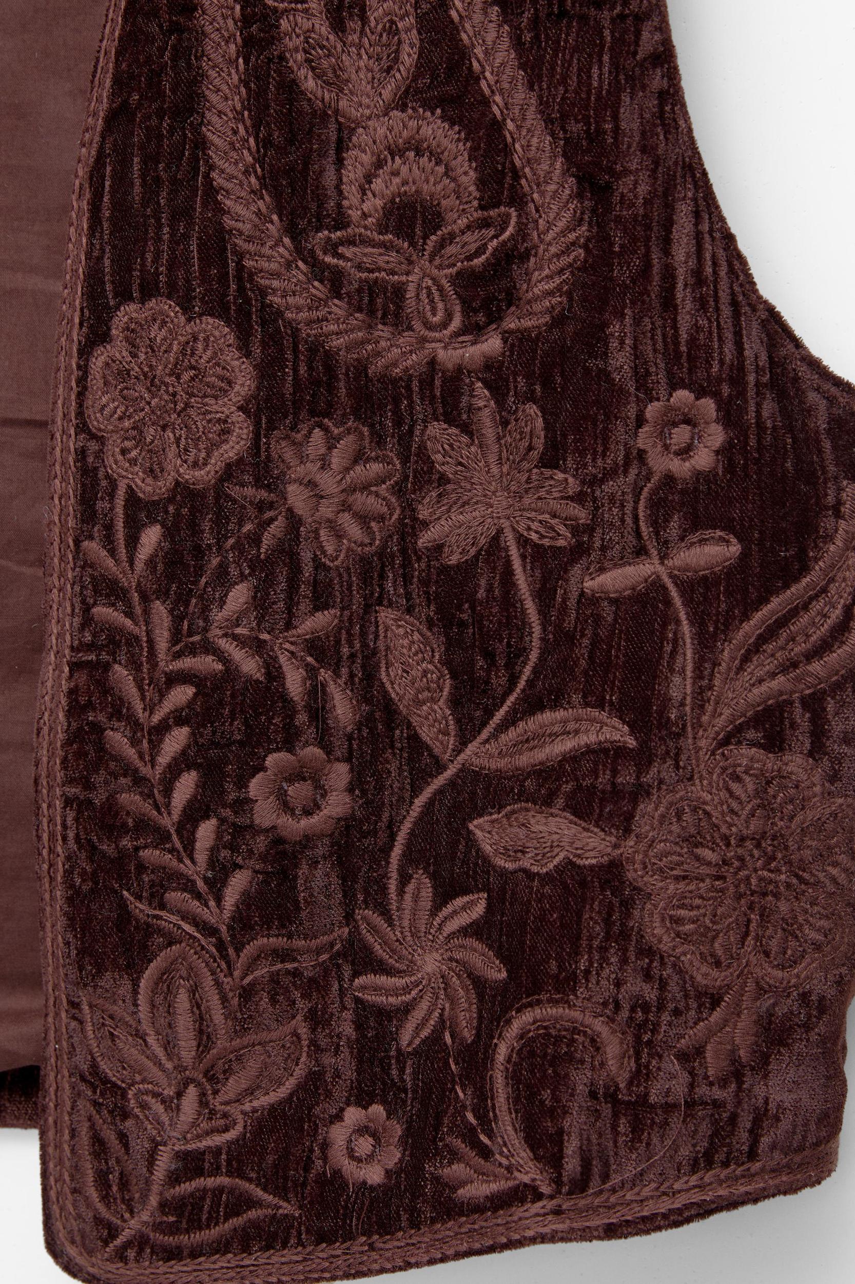 Embroidered velvet vest Product Image