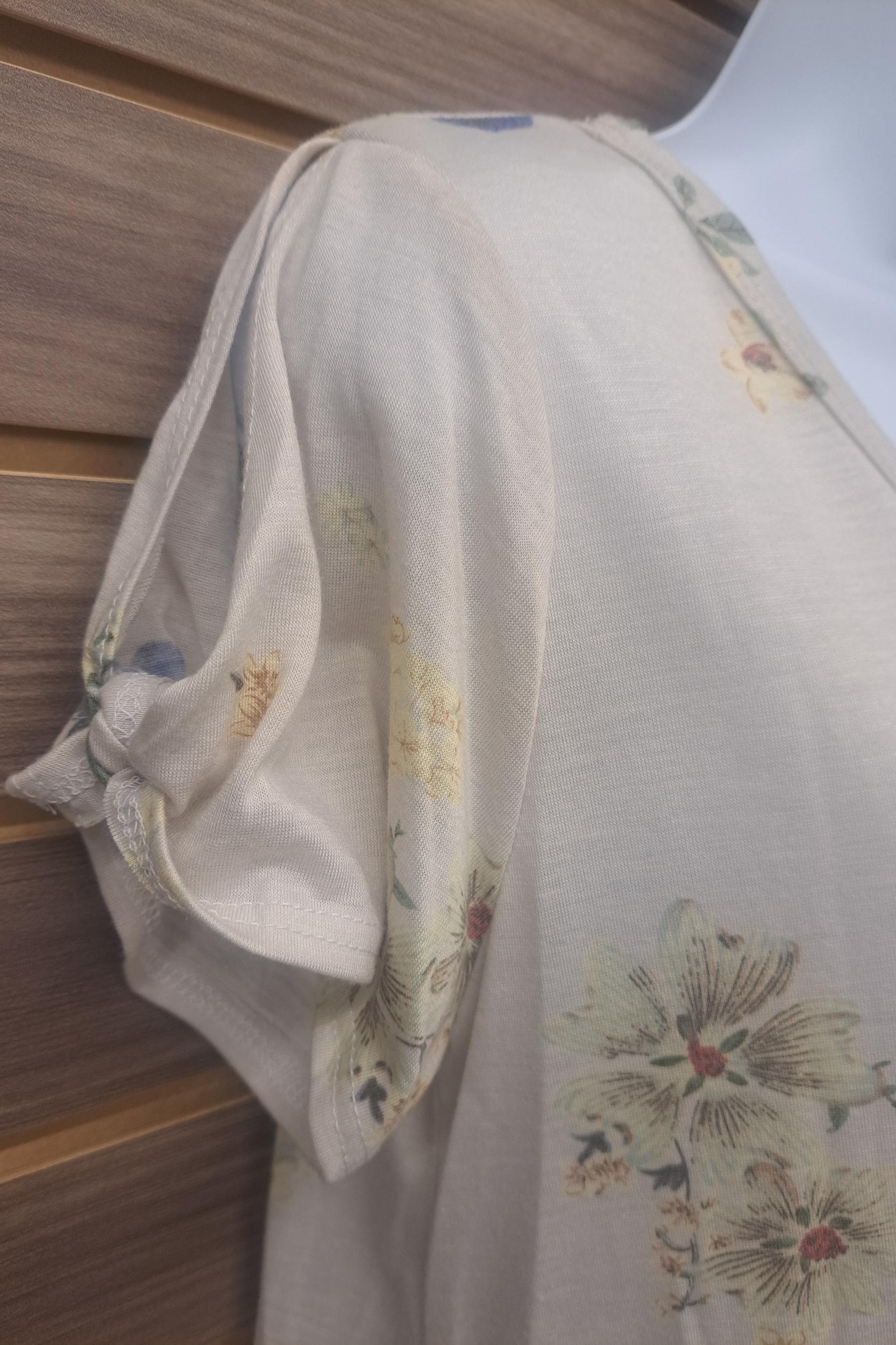 Flowy floral tie sleeve tee Product Image