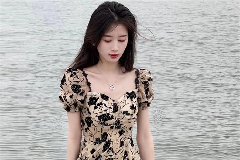 Puff-Sleeve Floral Lace Trim Midi Sundress Product Image