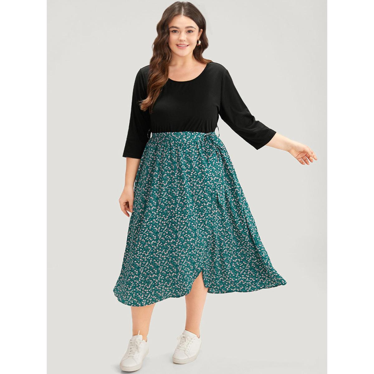 Plus Size Ditsy Floral Patchwork Pocket Belted Crew Neck Dress Black Women Casual Belted Round Neck Elbow-length sleeve Curvy Midi Dress BloomChic 26/4X Product Image