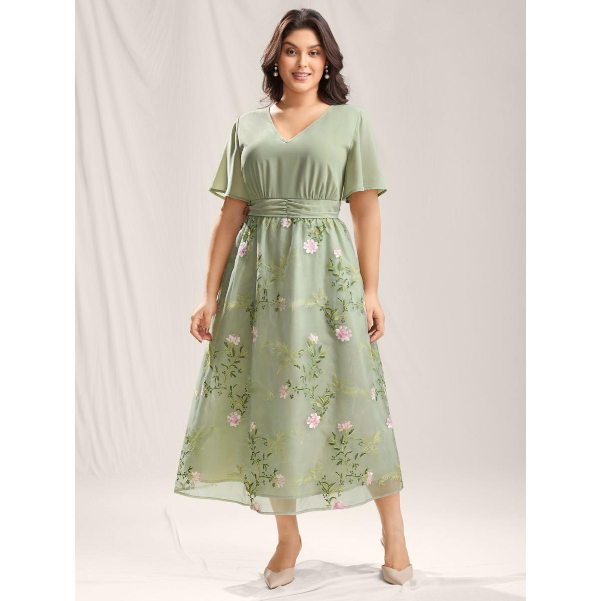 Plus Size Floral Print Spliced Pockets Maxi Dress Greenbean Women Formal V-neck Short sleeve Curvy BloomChic 14-16/1X Product Image