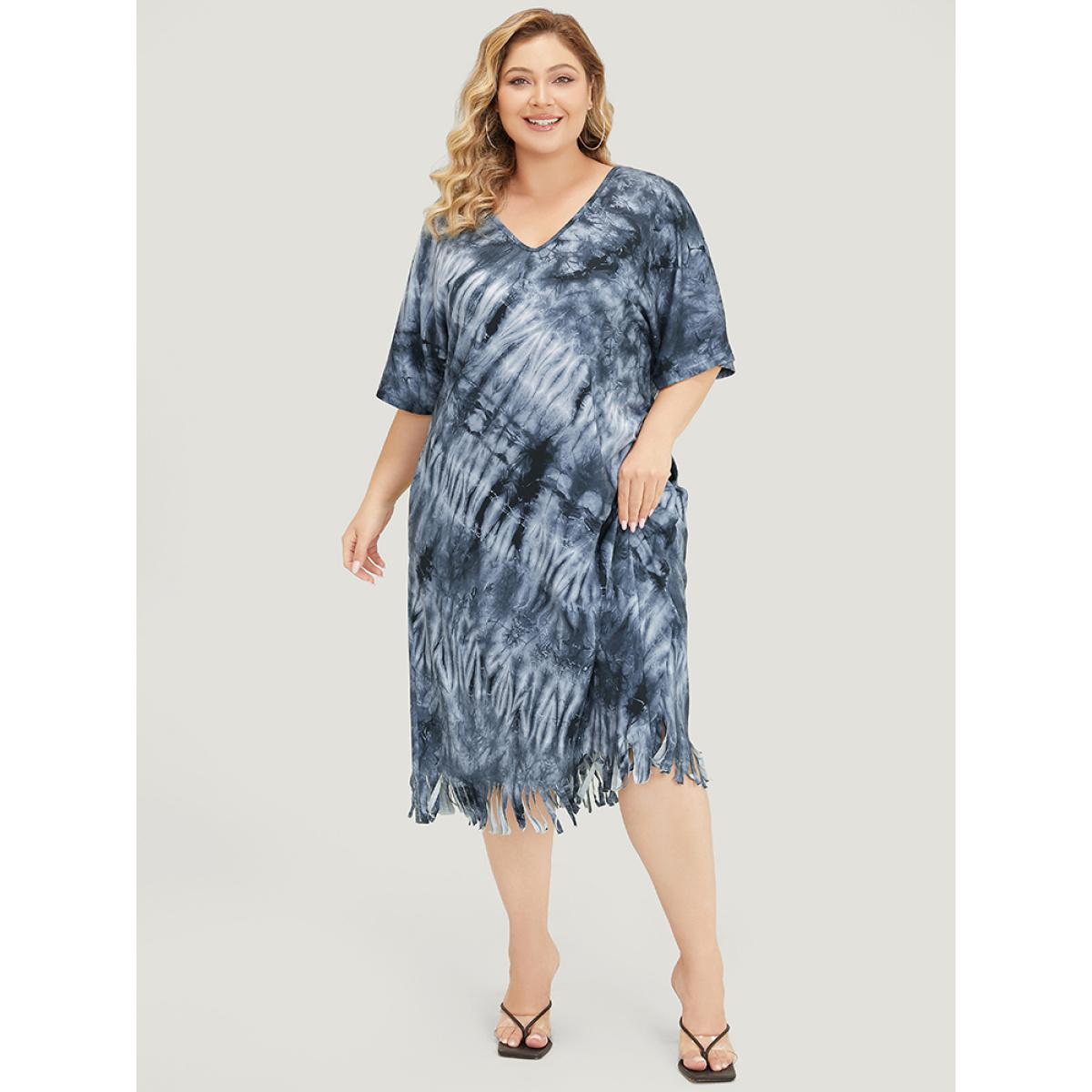 Plus Size Tie Dye V Neck Pocket Batwing Sleeve Fringe Hem Dress Indigo Women Vacation Tassels V-neck Half Sleeve Curvy Midi Dress BloomChic 12/L Product Image