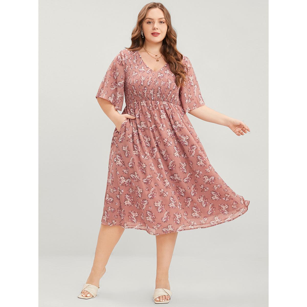 Plus Size Floral Print V Neck Shirred Pocket Ruffle Dress DustyPink Women Elegant Elastic Waist V-neck Half Sleeve Curvy Knee Dress BloomChic 12/L Product Image