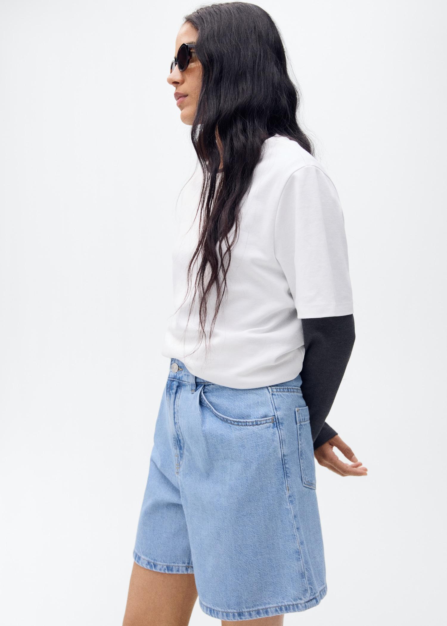 High-waist denim shorts with pleats - Women | MANGO USA Product Image