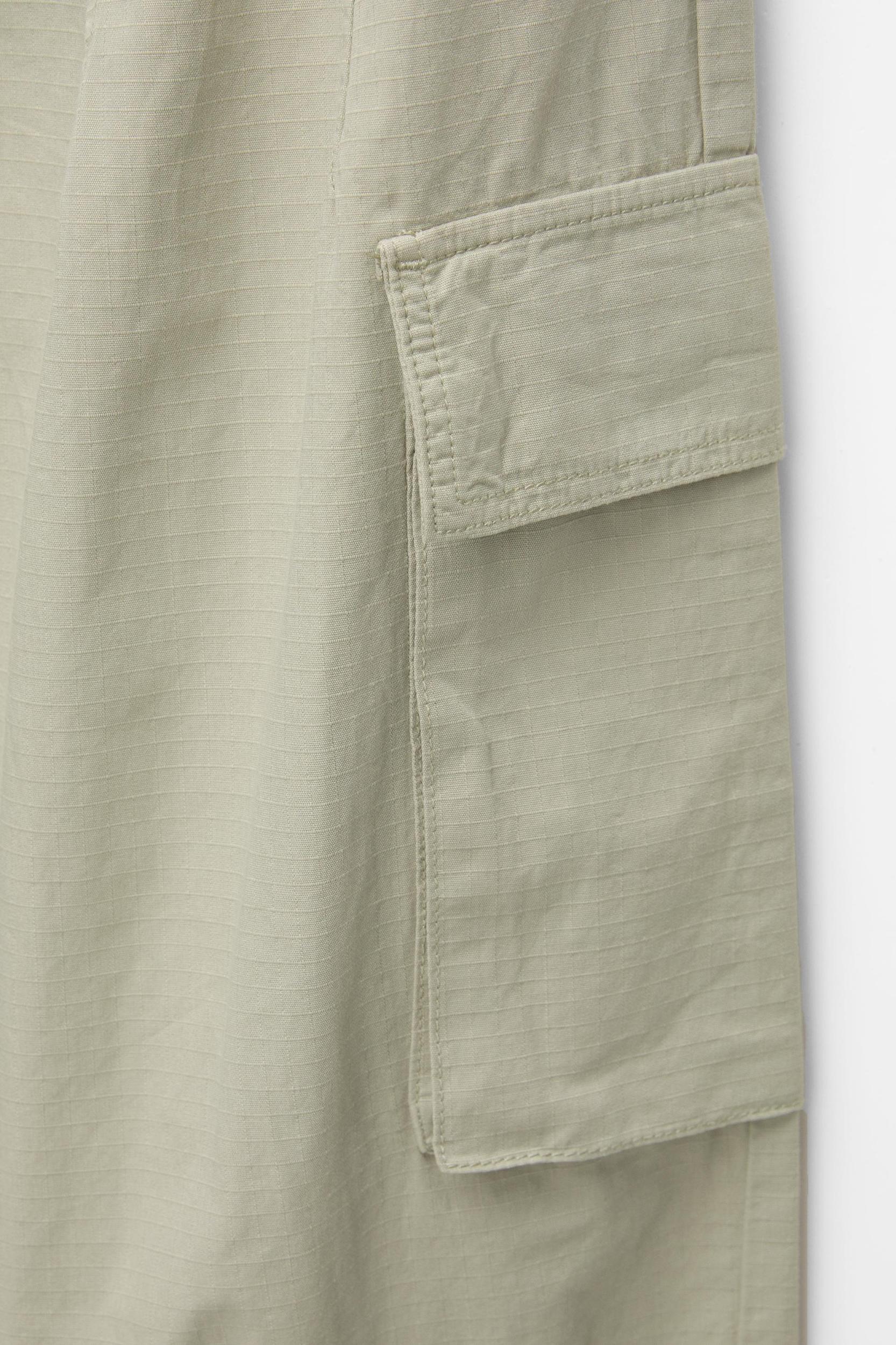 Technical balloon fit cargo pants Product Image