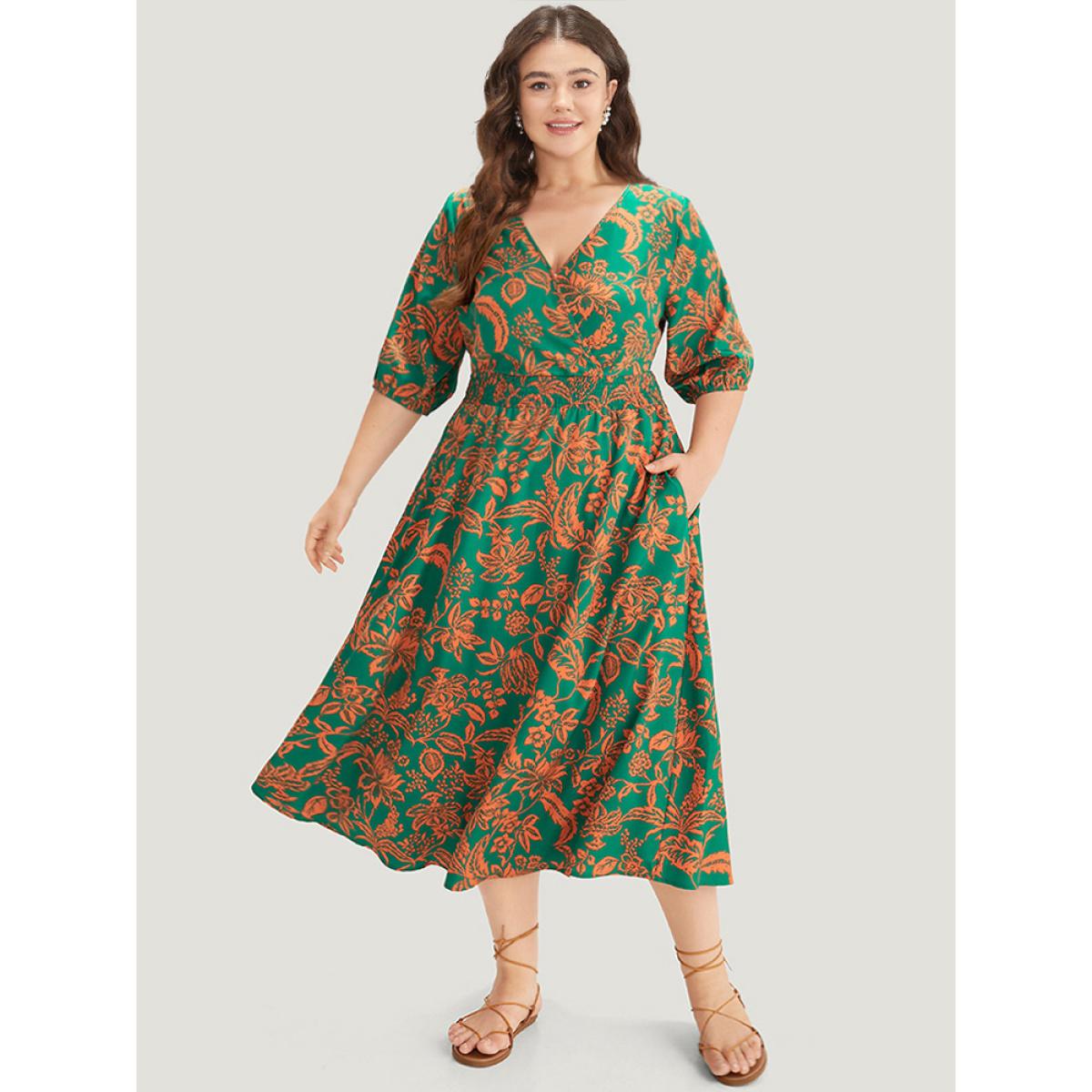 Plus Size Plants Print Overlap Collar Shirred Dress Green Women Vacation Elastic cuffs V-neck Half Sleeve Curvy Midi Dress BloomChic 12/L Product Image
