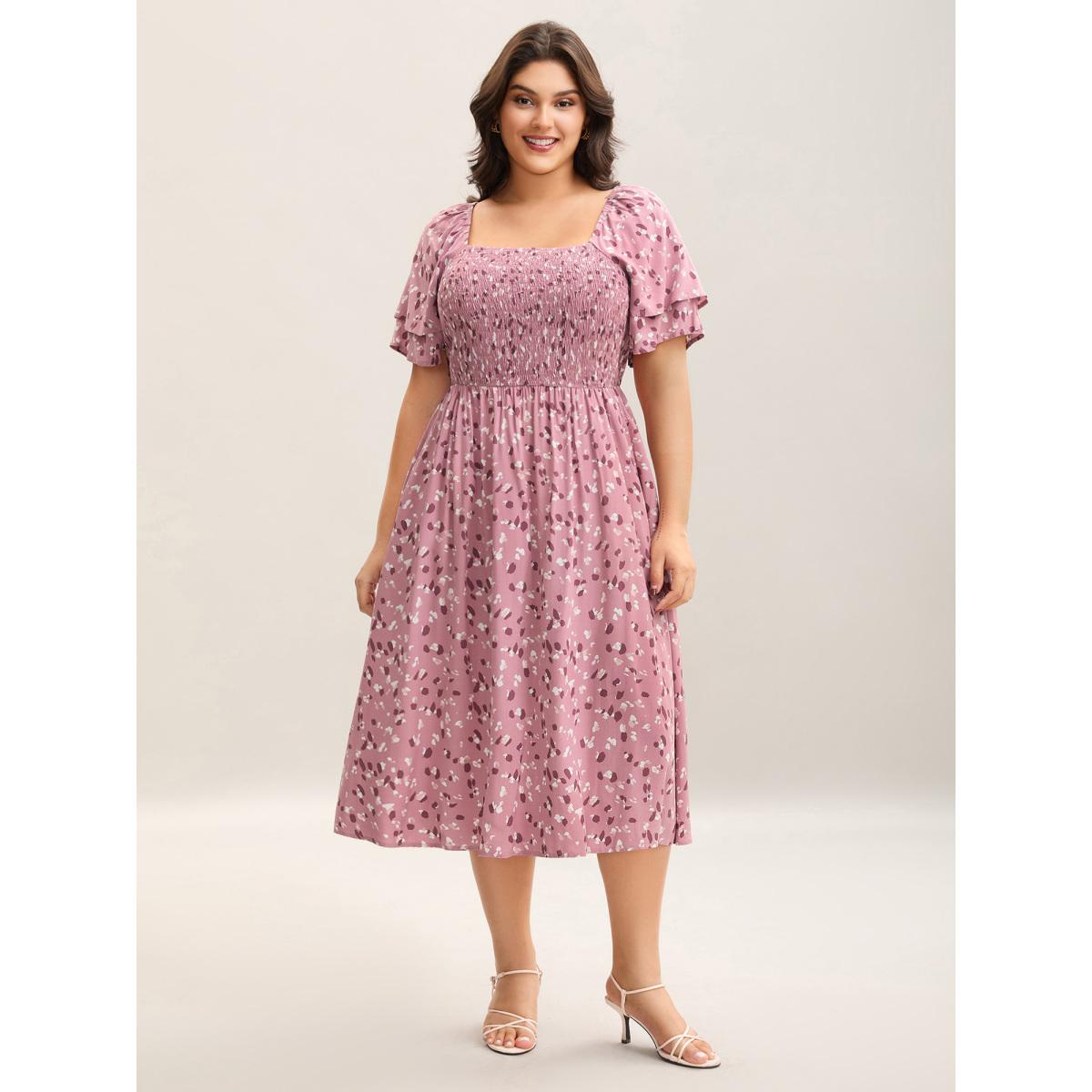 Plus Size Floral Print Shirred Pockets Midi Dress Blush Women Timeless Shirred Square Neck Short sleeve Curvy BloomChic 30/6X Product Image