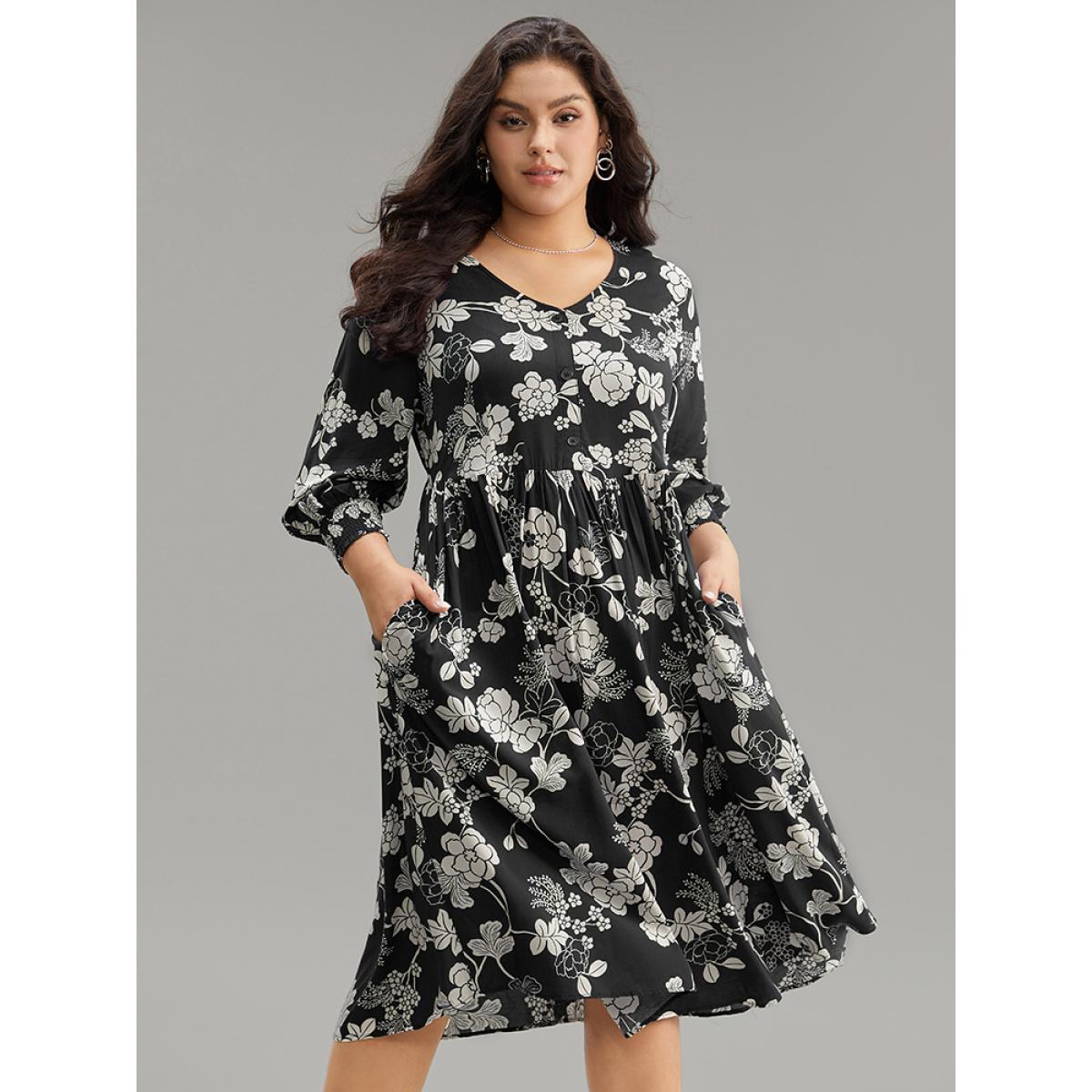 Plus Size Supersoft Essentials Silhouette Floral Print Pocket Dress BlackFlower Women Resort Gathered V-neck Elbow-length sleeve Curvy Midi Dress BloomChic 10/M Product Image