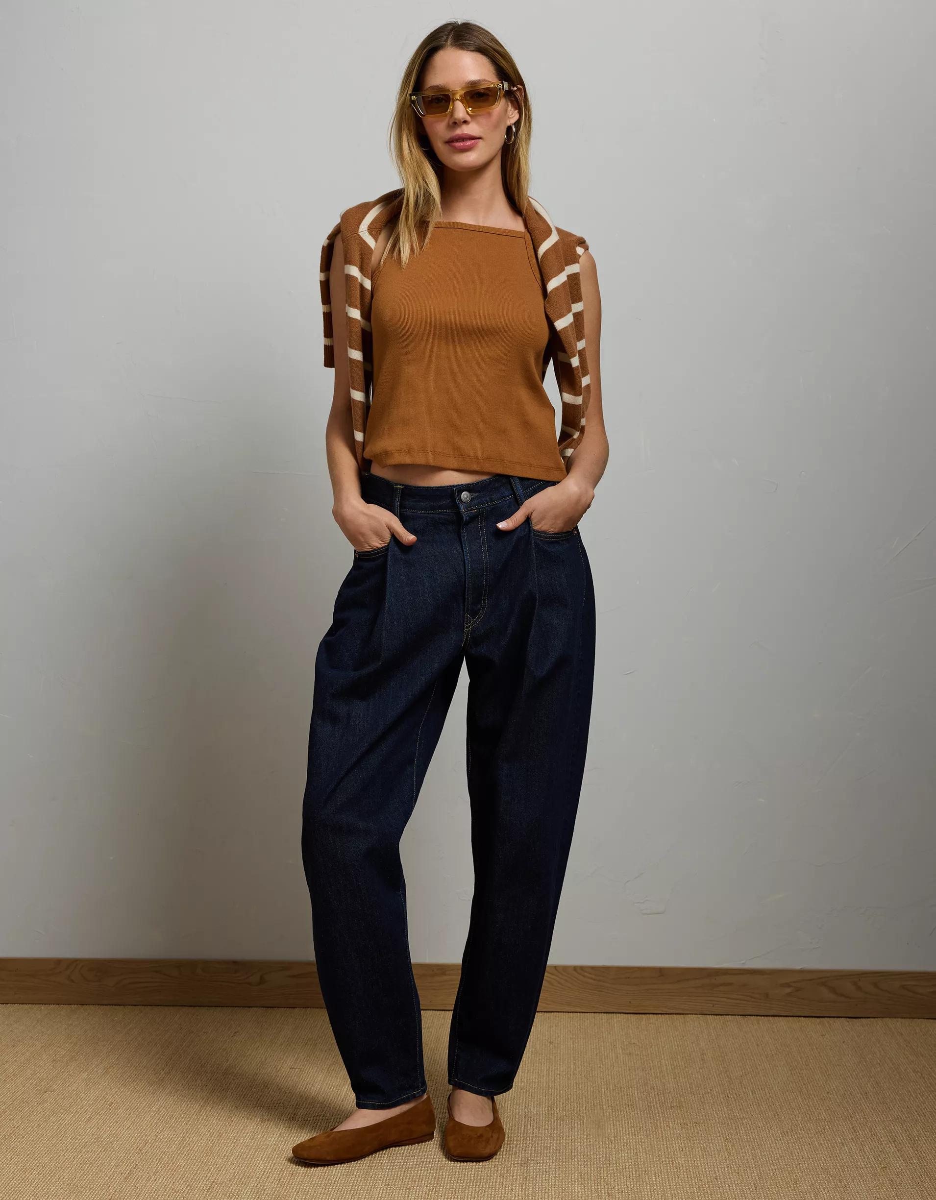 AE77 Premium Straight Neck Tank Top Product Image