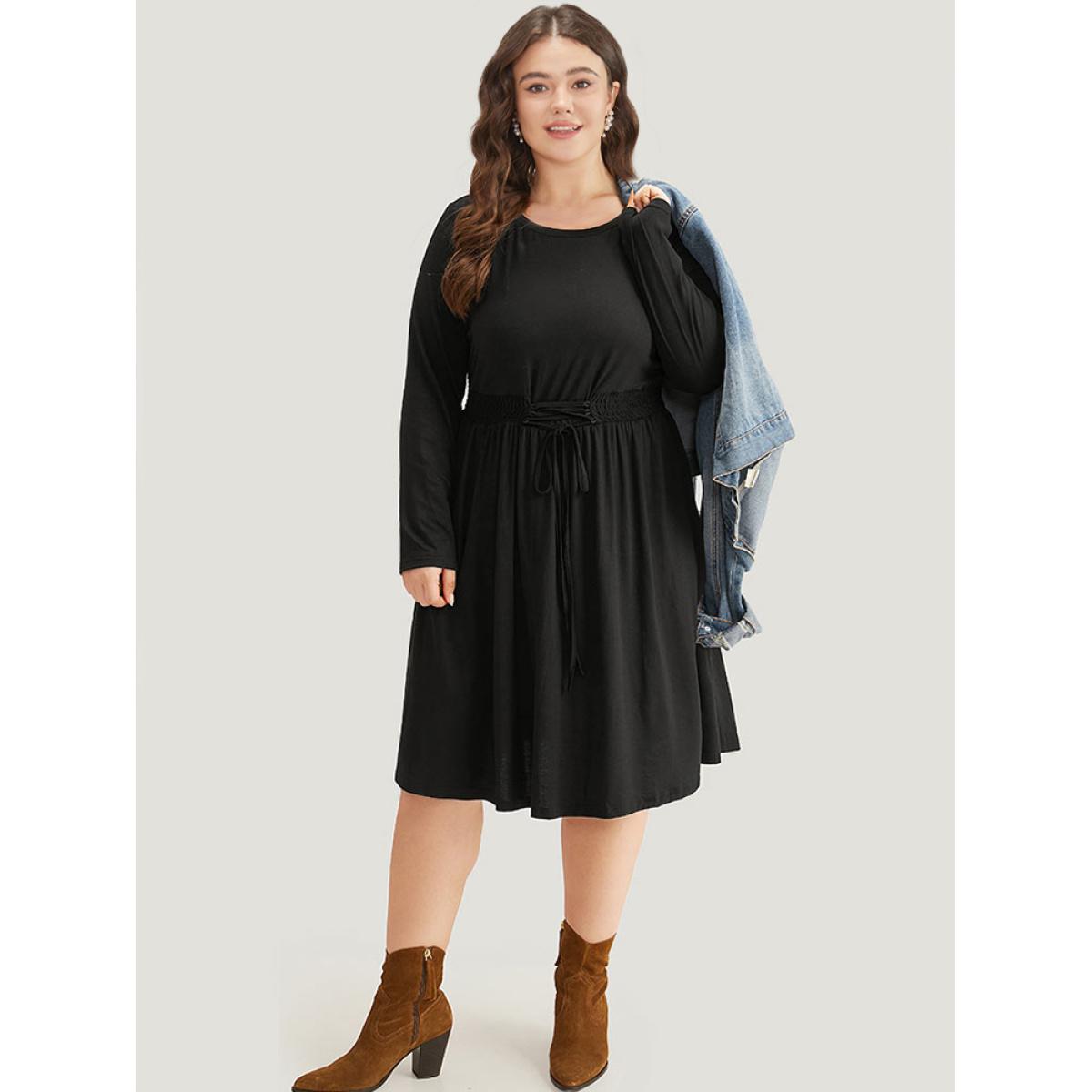 Plus Size Plain Lace Up Shirred Pocket Round Neck Dress Black Women Casual Plain Round Neck Long Sleeve Curvy Midi Dress BloomChic 30/6X Product Image