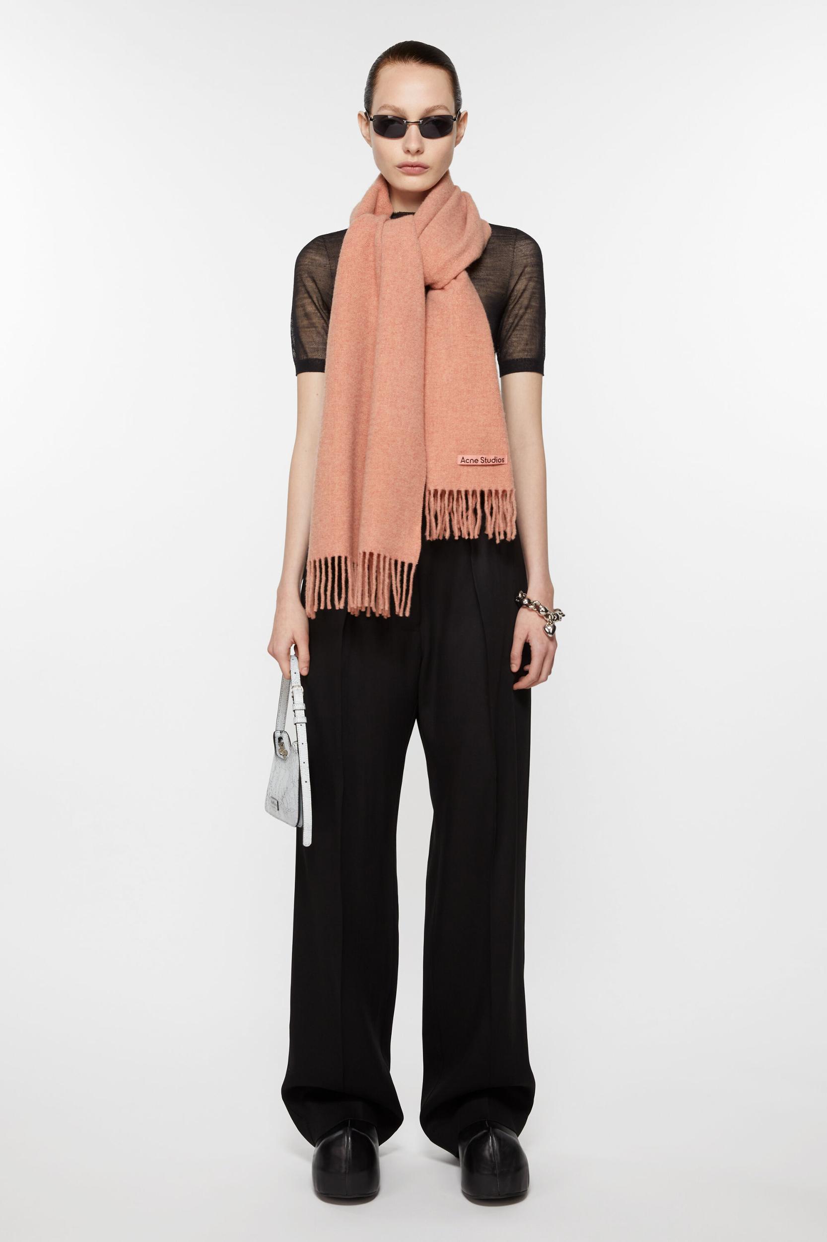Fringe wool scarf – Narrow Product Image