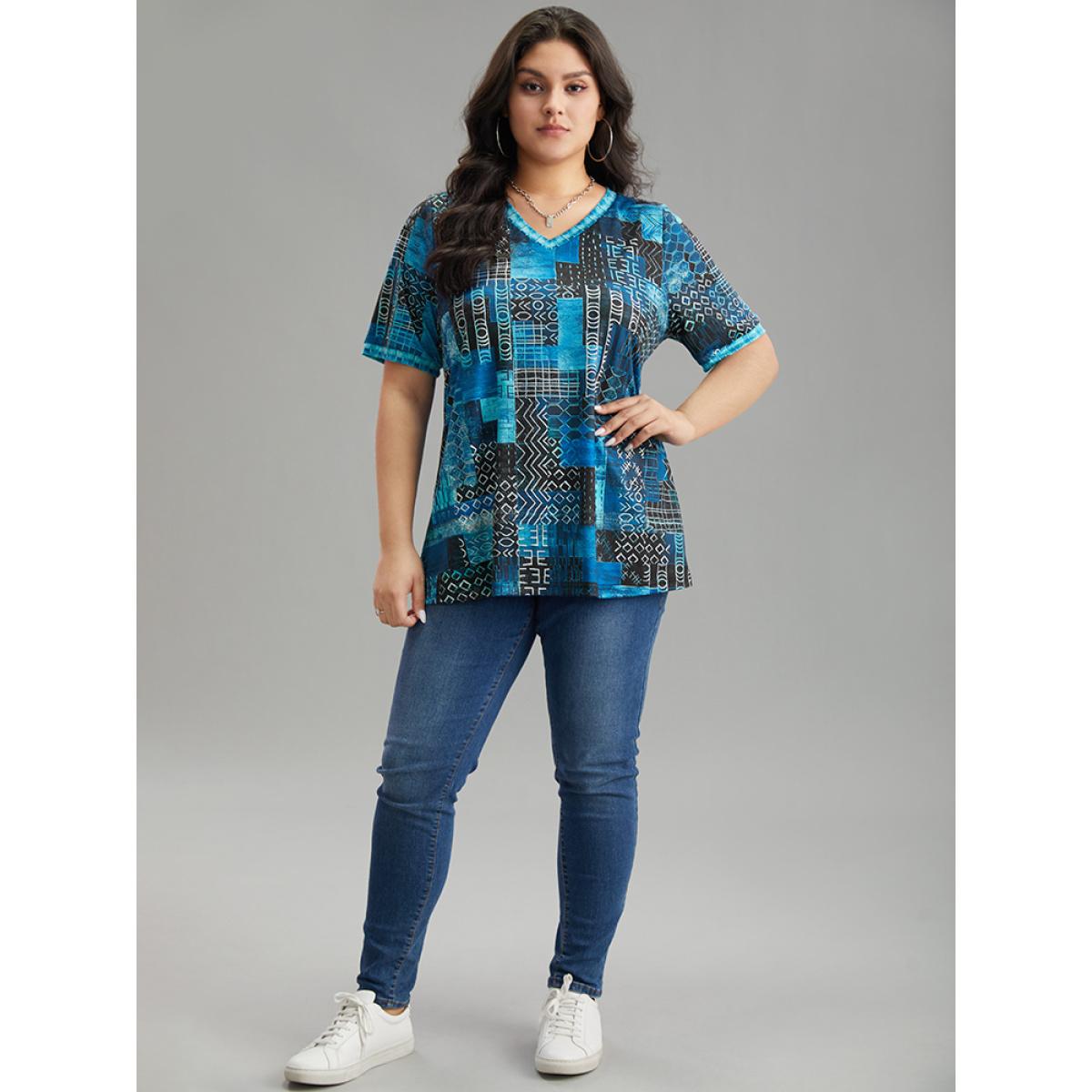 Plus Size Geometric Print V Neck T-shirt Multicolor Women Casual Printed Geometric V-neck Dailywear T-shirts BloomChic 12/L Product Image