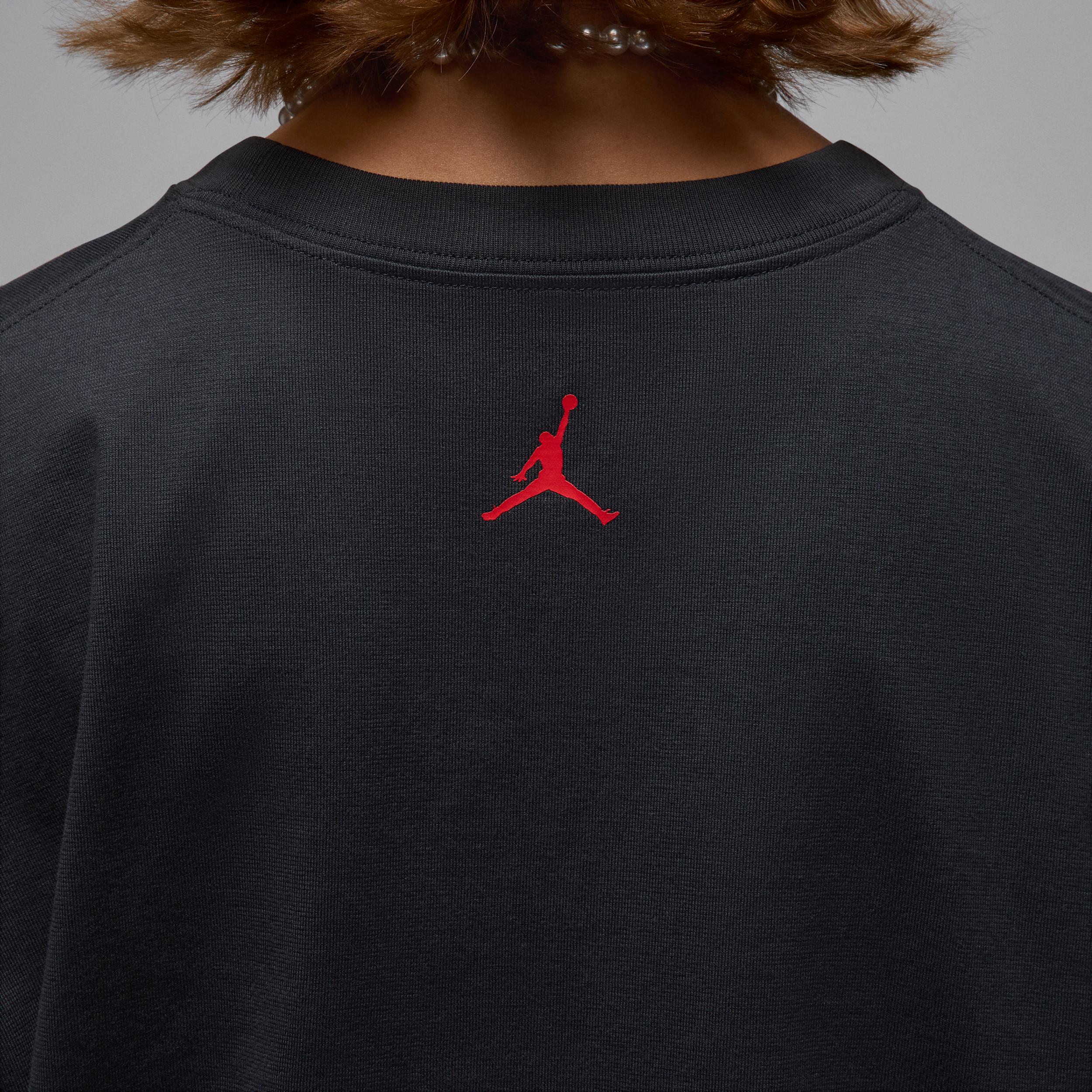 Womens Jordan Oversized Short-Sleeve Graphic T-Shirt | HJ0190-045 Product Image