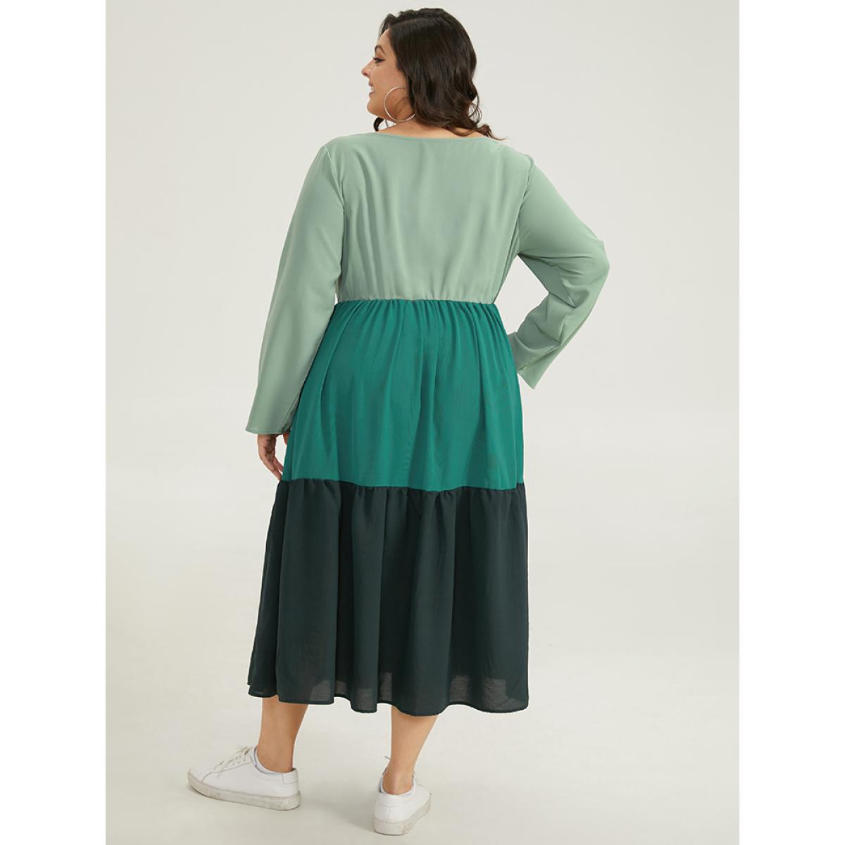 Plus Size Colorblock Contrast Keyhole Layered Hem Dress Mint Women Casual Plain Keyhole Cut-Out Long Sleeve Curvy Midi Dress BloomChic 30/6X Product Image