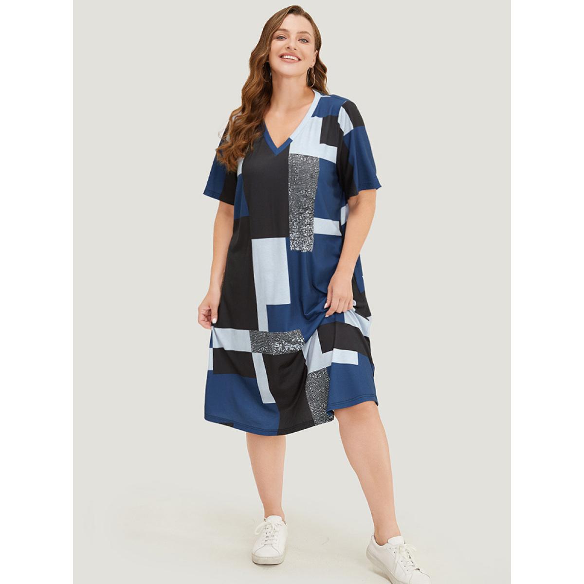 Plus Size Geometric Contrast Pocket Midi Dress Multicolor Women Casual Contrast V-neck Short sleeve Curvy Midi Dress BloomChic 28/5X Product Image