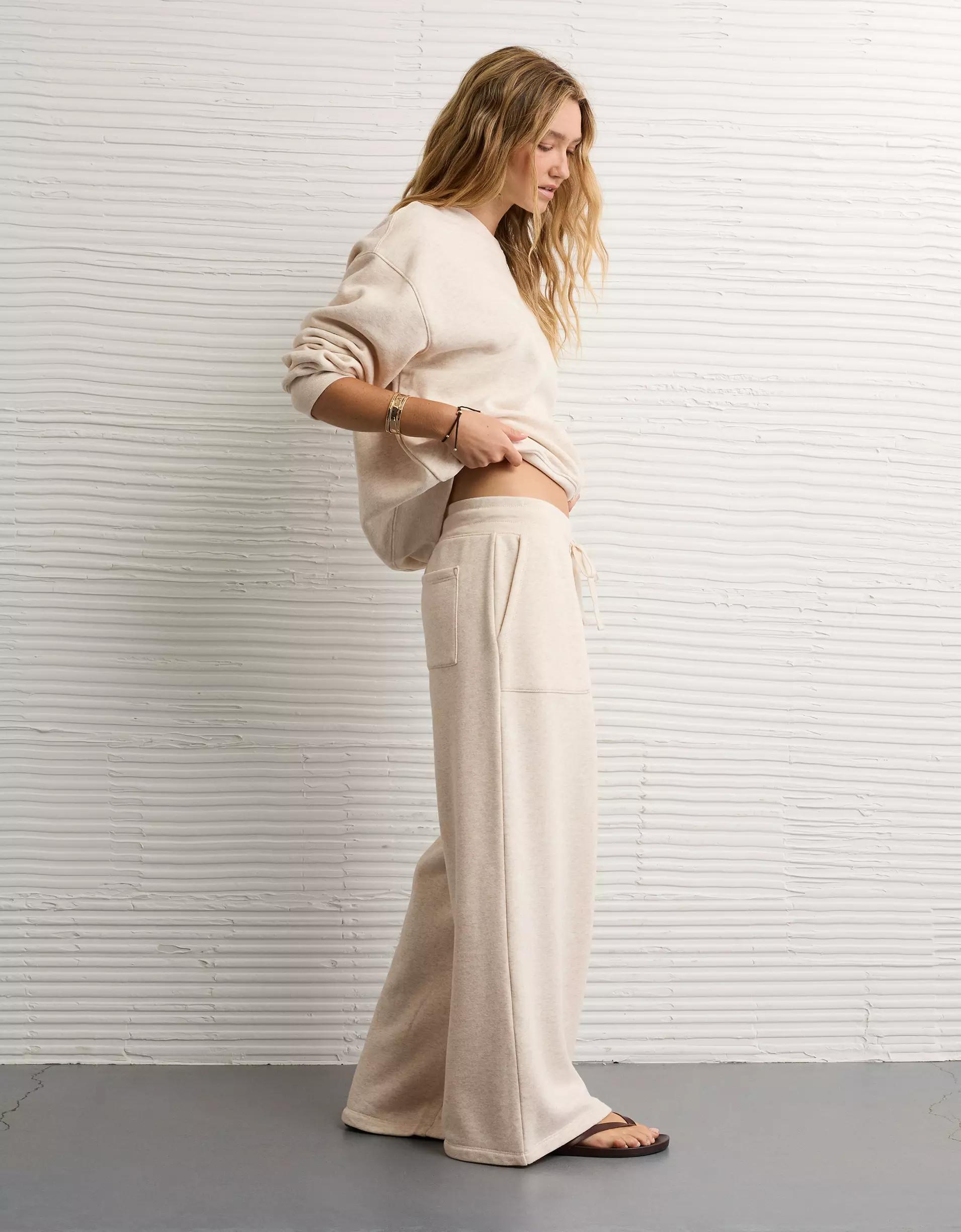 AE Everyday Luxe Wide-Leg Sweatpant Product Image