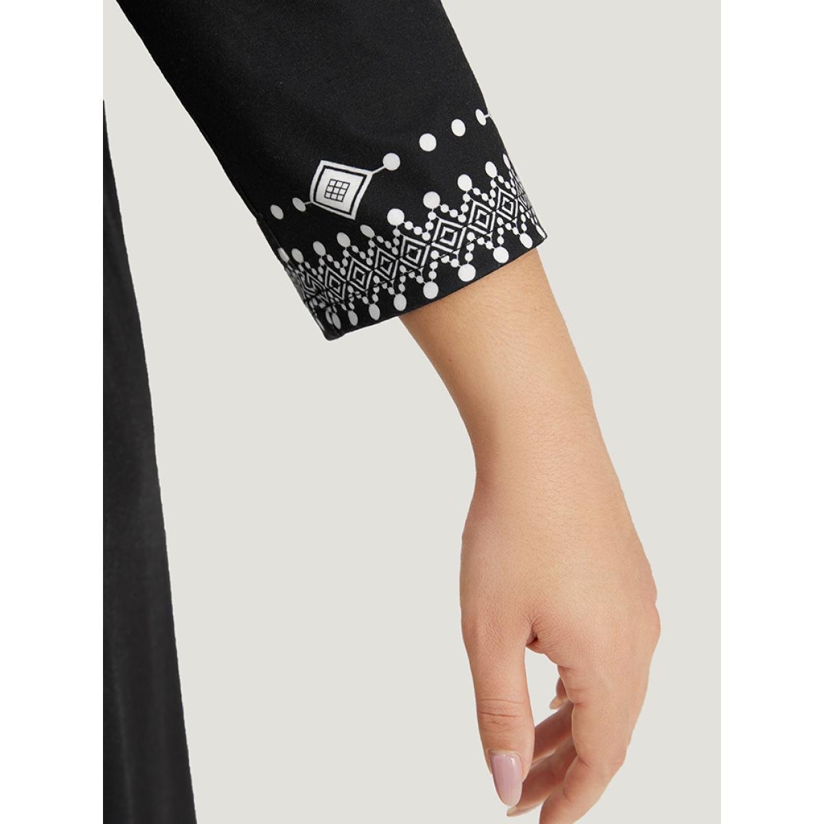 Plus Size Bandana Print V Neck Pocket Midi Dress Black Women Vacation Plain V-neck Elbow-length sleeve Curvy Midi Dress BloomChic 18-20/2X Product Image