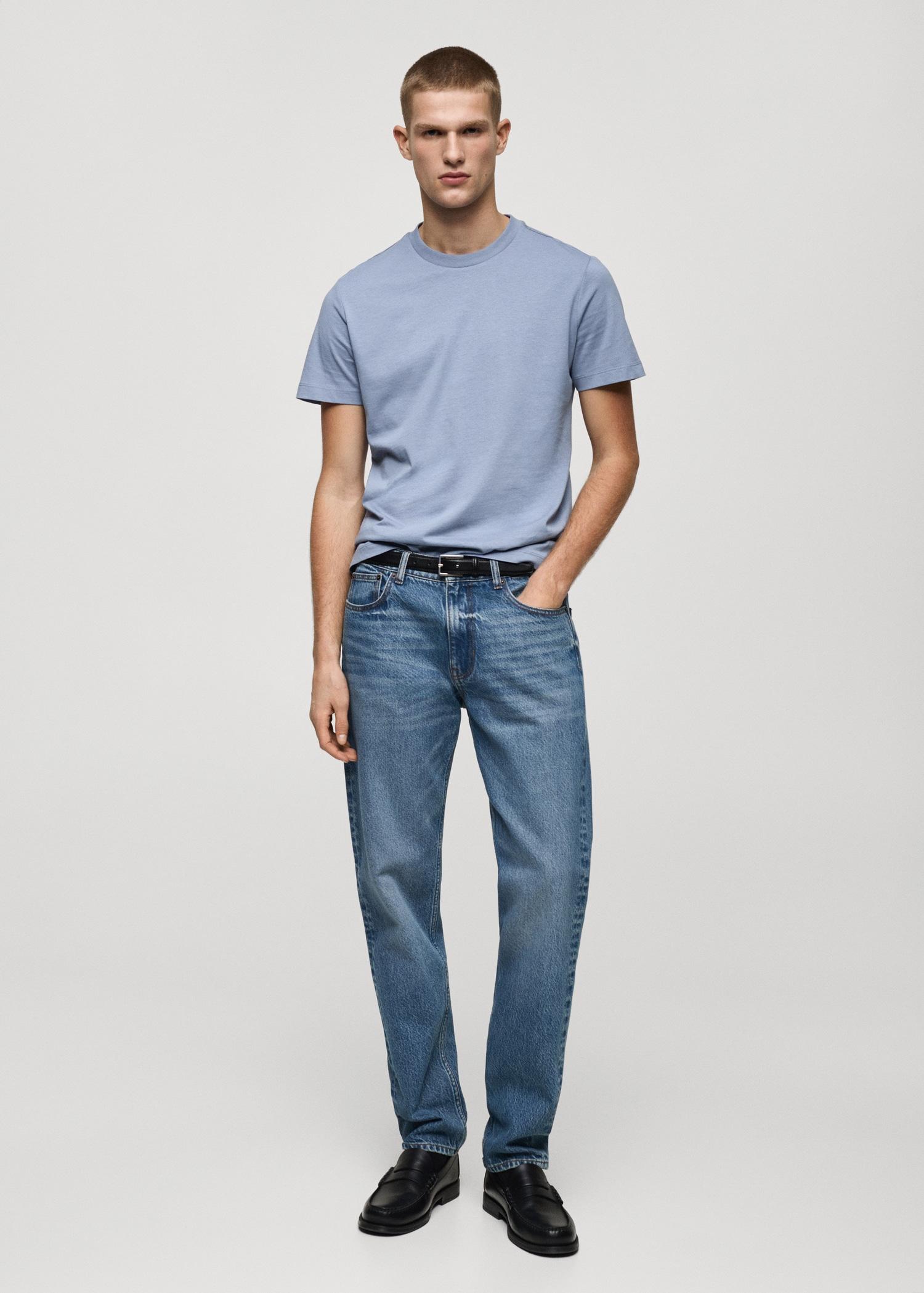 100% cotton slim-fit t-shirt - Men | MANGO USA Product Image