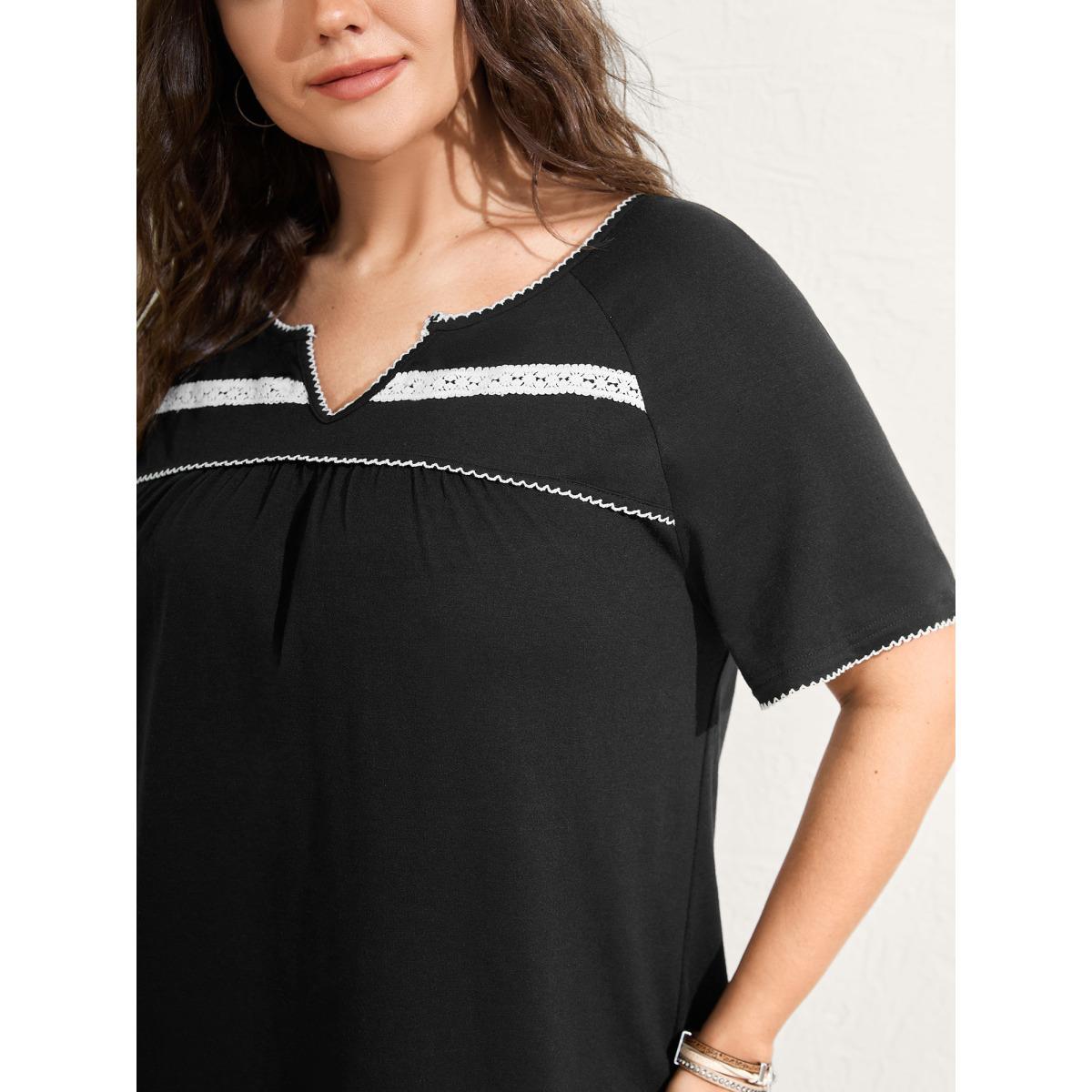 Plus Size Lace Color Contrast Pleated T-Shirt Black Women Boho Woven ribbon&lace trim Round Neck Vacation T-shirts BloomChic 14-16/1X Product Image