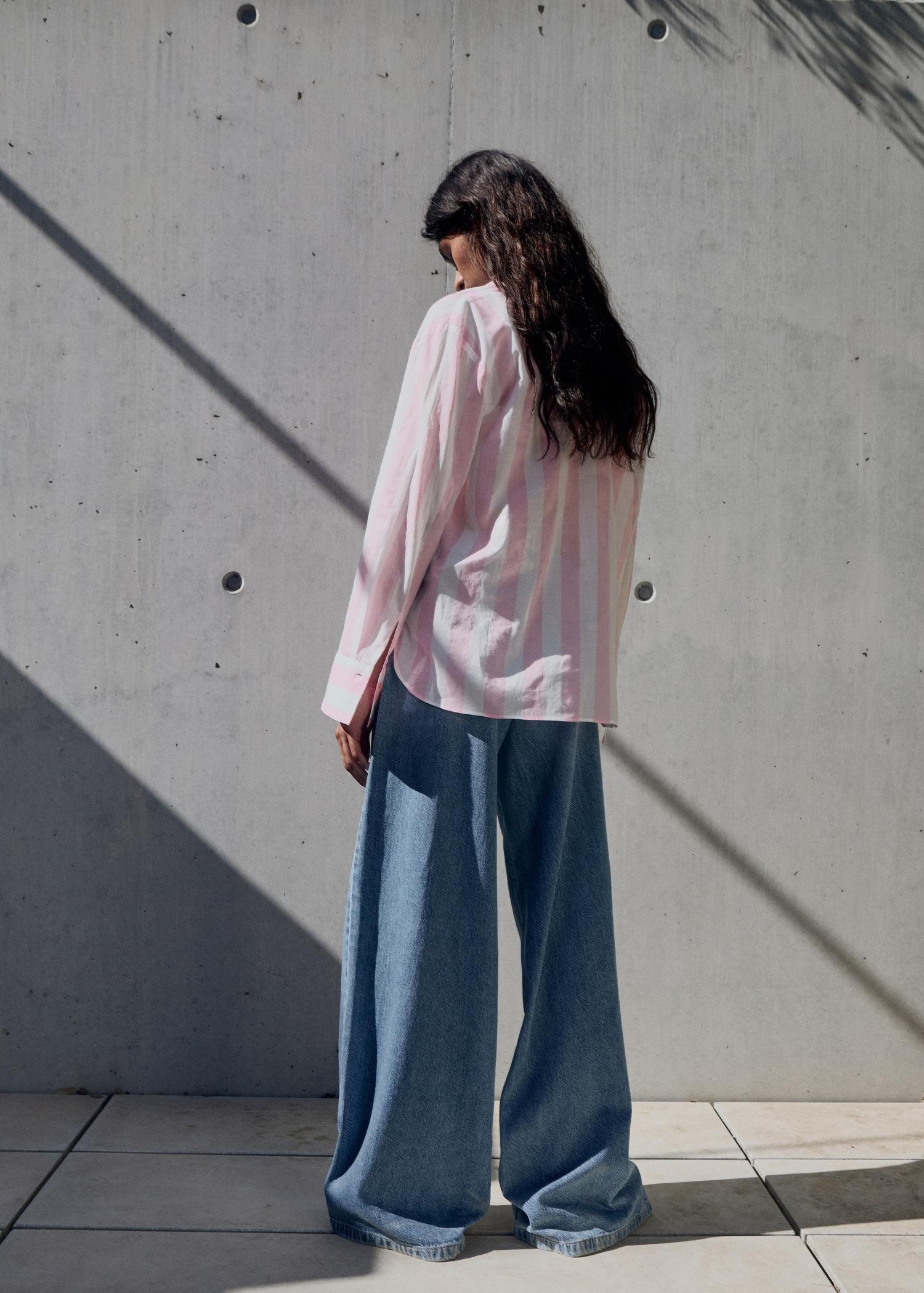 Wide-leg pleated jeans - Women | MANGO USA Product Image