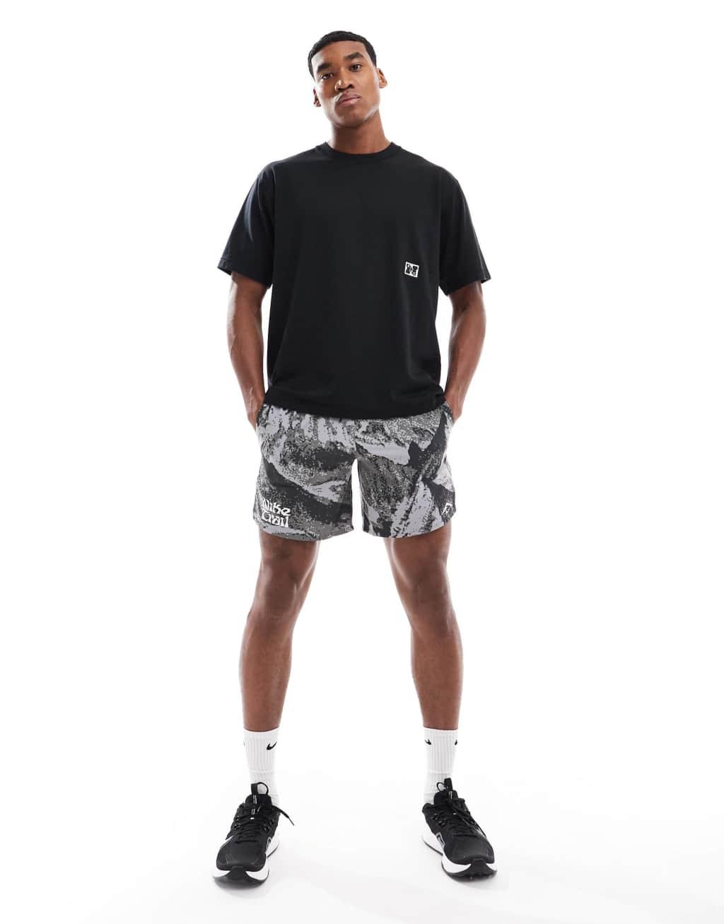 Nike Training Heritage T-shirt in black Product Image