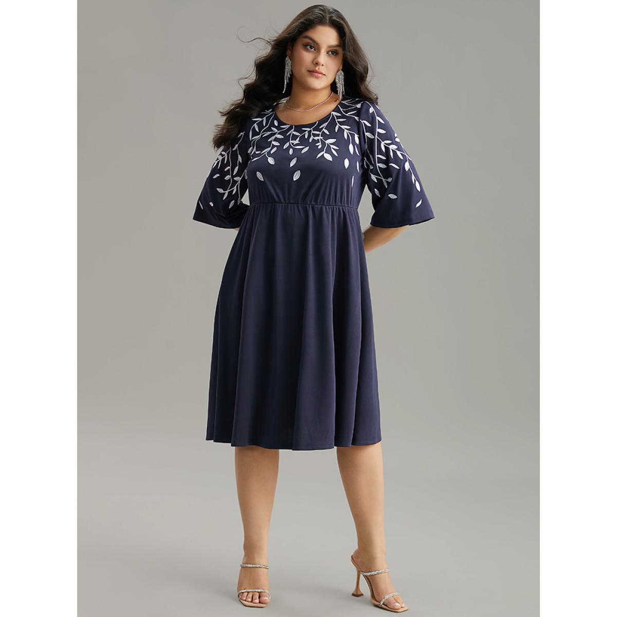 Plus Size Silhouette Floral Print Embroidered Elastic Waist Dress DarkBlue Women Glamour Gathered Round Neck Elbow-length sleeve Curvy Midi Dress BloomChic 18-20/2X Product Image