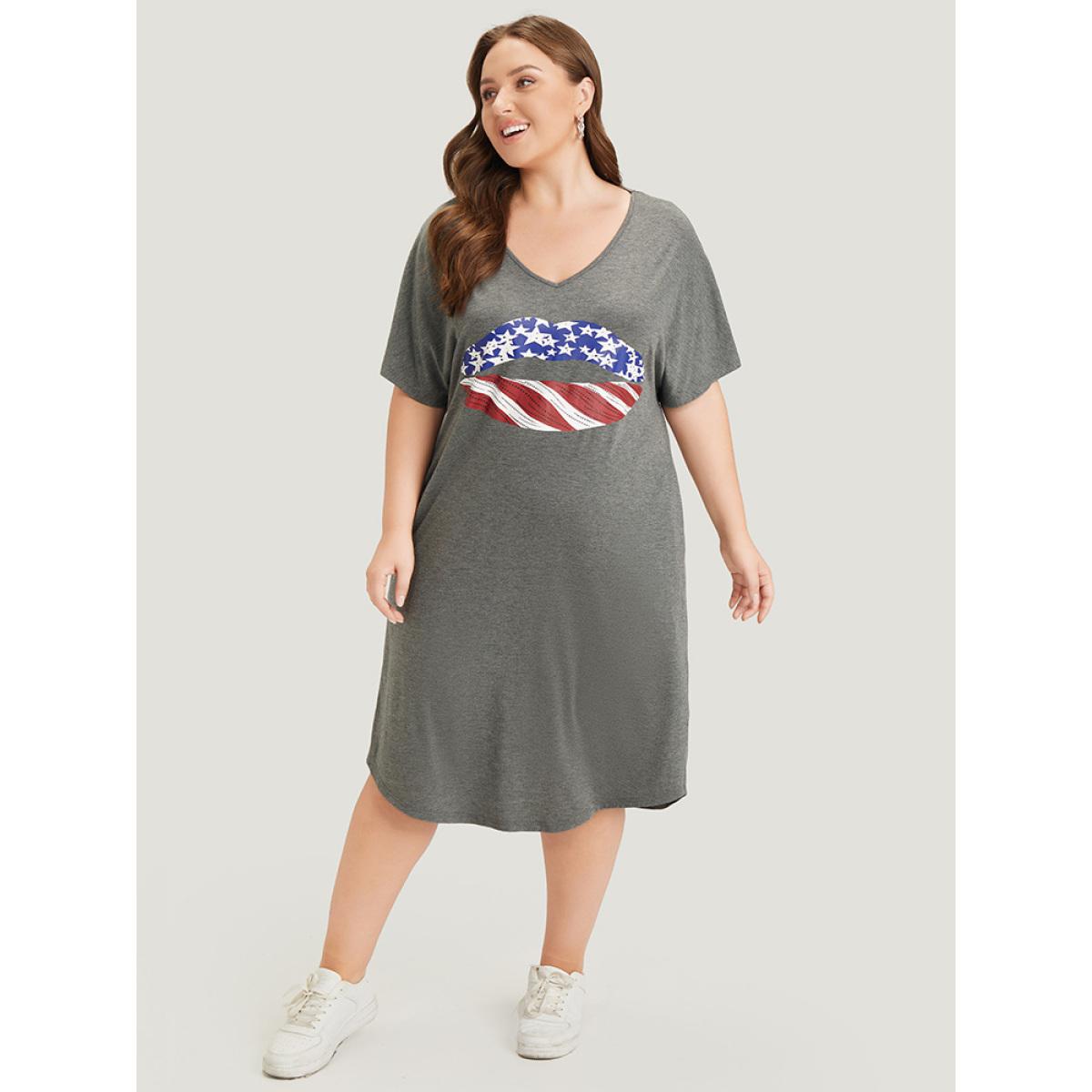 Plus Size Lip & Star Print Pocket Arc Hem Heather Tee Dress Gray Women Casual Printed Curvy Midi Dress BloomChic 14-16/1X Product Image