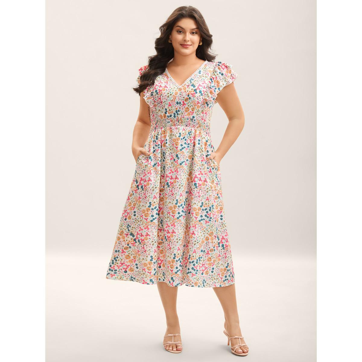 Plus Size Sweet Floral Print Lace Neck Midi Dress Lightpink Women Timeless V-neck Short sleeve Curvy BloomChic 30/6X Product Image