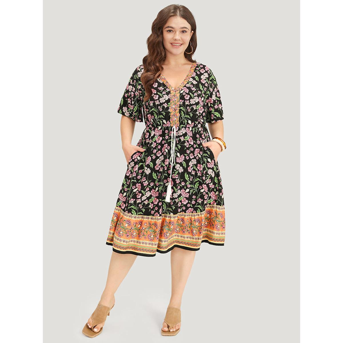 Plus Size Floral Print Pocket Tassels Ties Patchwork Dress Black Women Vacation Tassels V-neck Short sleeve Curvy Midi Dress BloomChic 14-16/1X Product Image