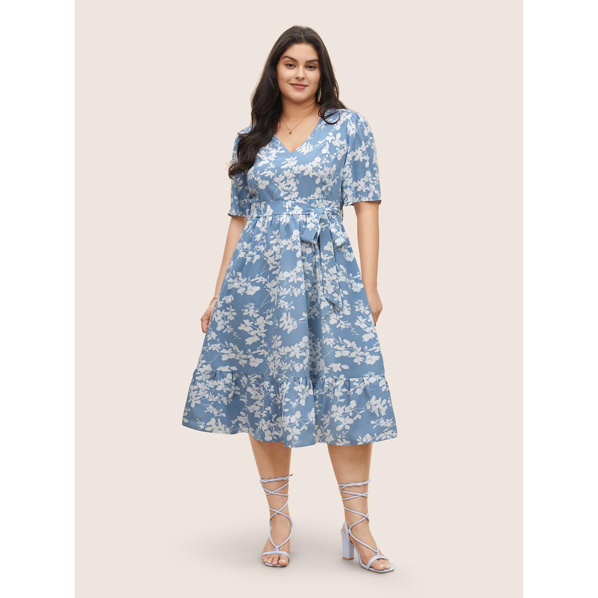 Plus Size Silhouette Floral Print Patchwork Elastic Waist Dress LightBlue Women Elegant Non V-neck Short sleeve Curvy Midi Dress BloomChic 18-20/2X Product Image