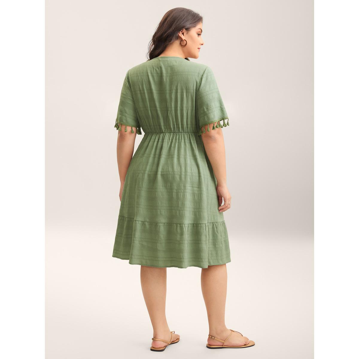 Plus Size Lace Neck-Tie Pockets Tiered Midi Dress Greenbean Women Resort Woven ribbon&lace trim Round Neck Short sleeve Curvy BloomChic 14-16/1X Product Image