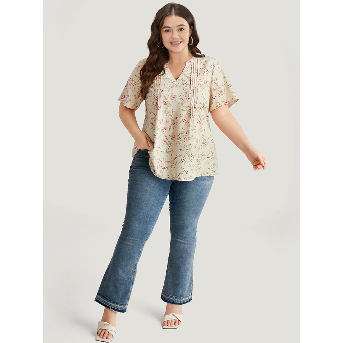 Plus Size Beige Floral Print Notched Pleated Detail Blouse Women Elegant Short sleeve Notched collar Dailywear Blouses BloomChic 12/L Product Image