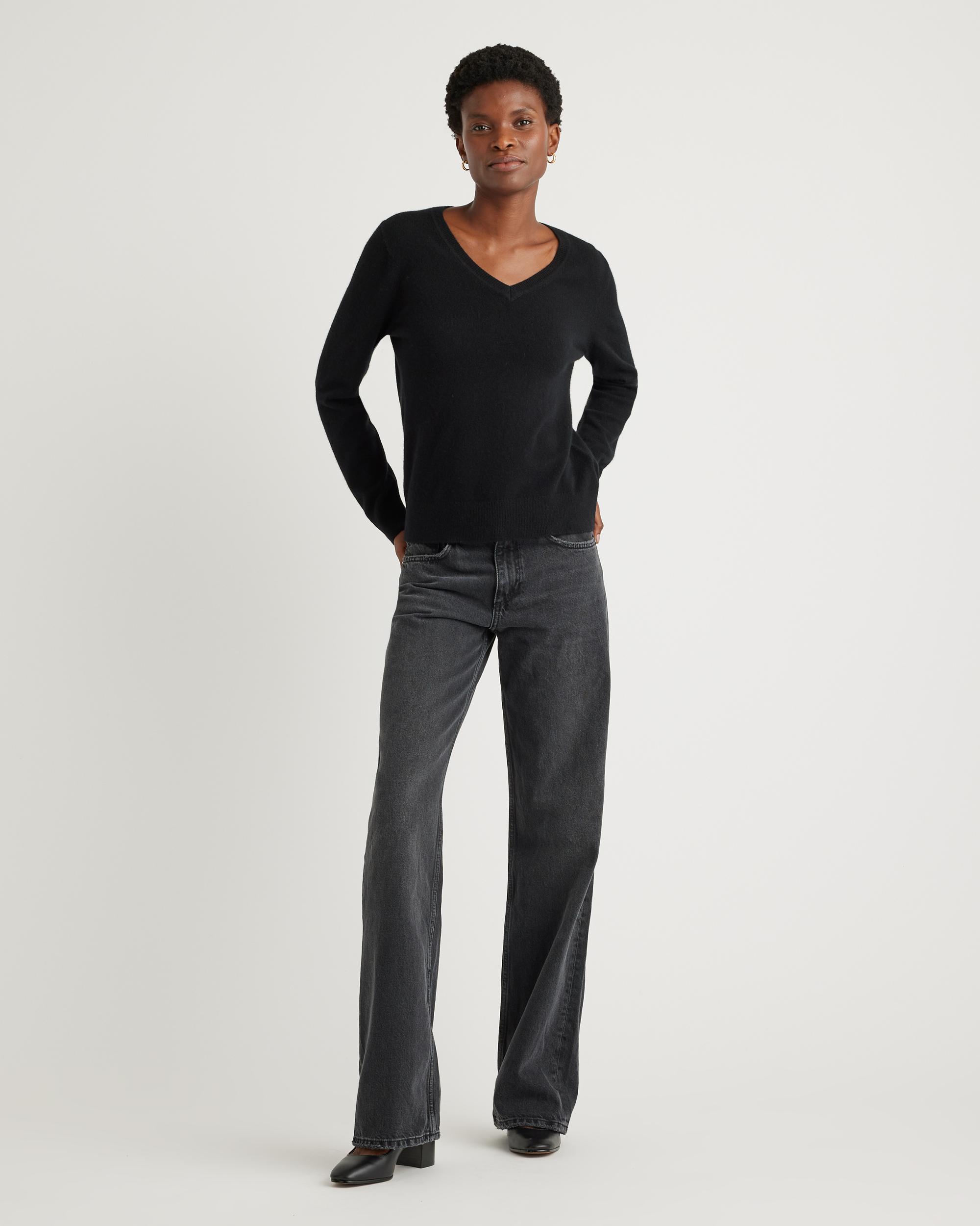 Quince | Women's Mongolian Cashmere V-Neck Sweater Product Image